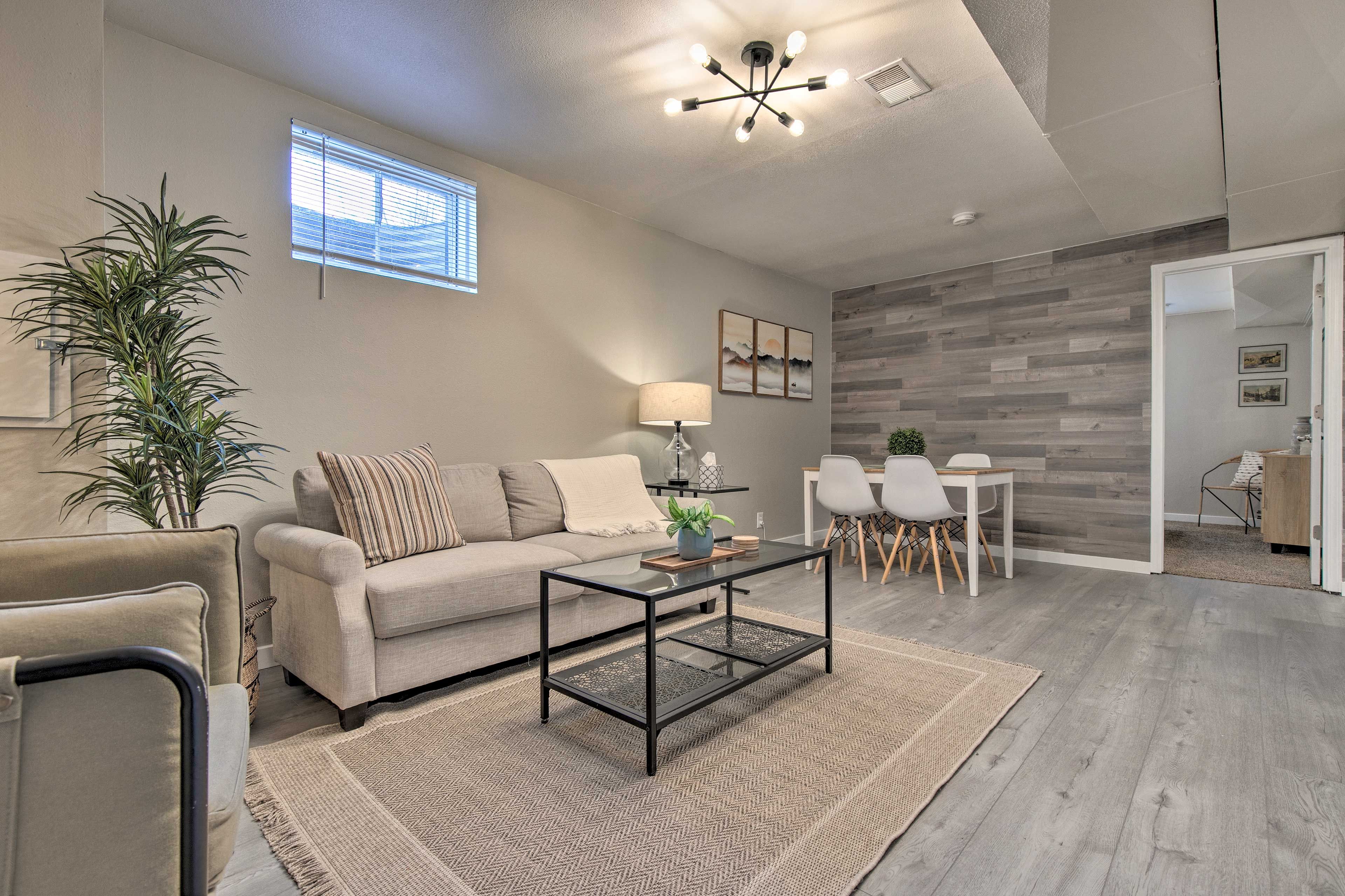 Living Room | Smart TV | Board Games | Free WiFi
