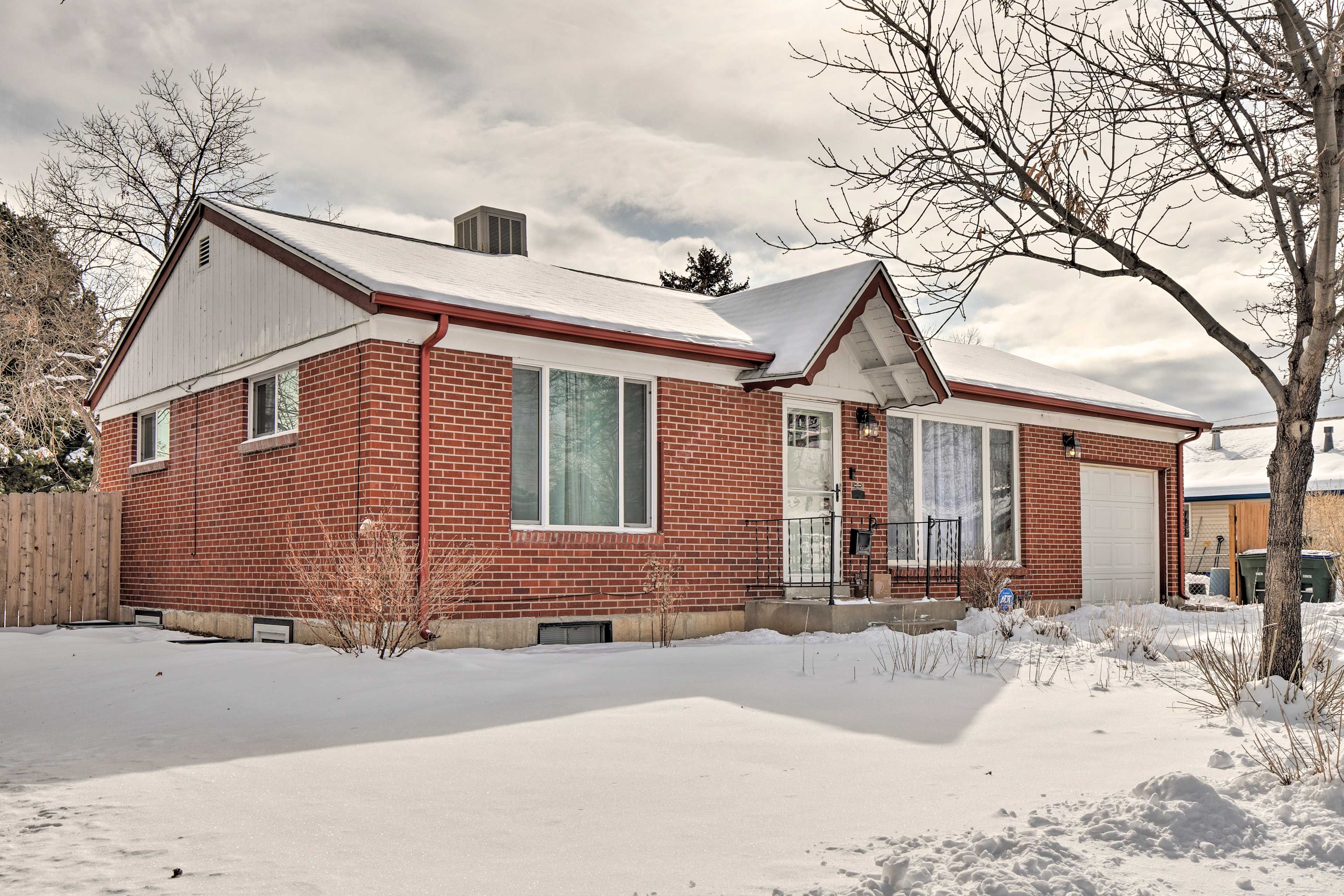 House Exterior | Basement Unit | Keyless Entry