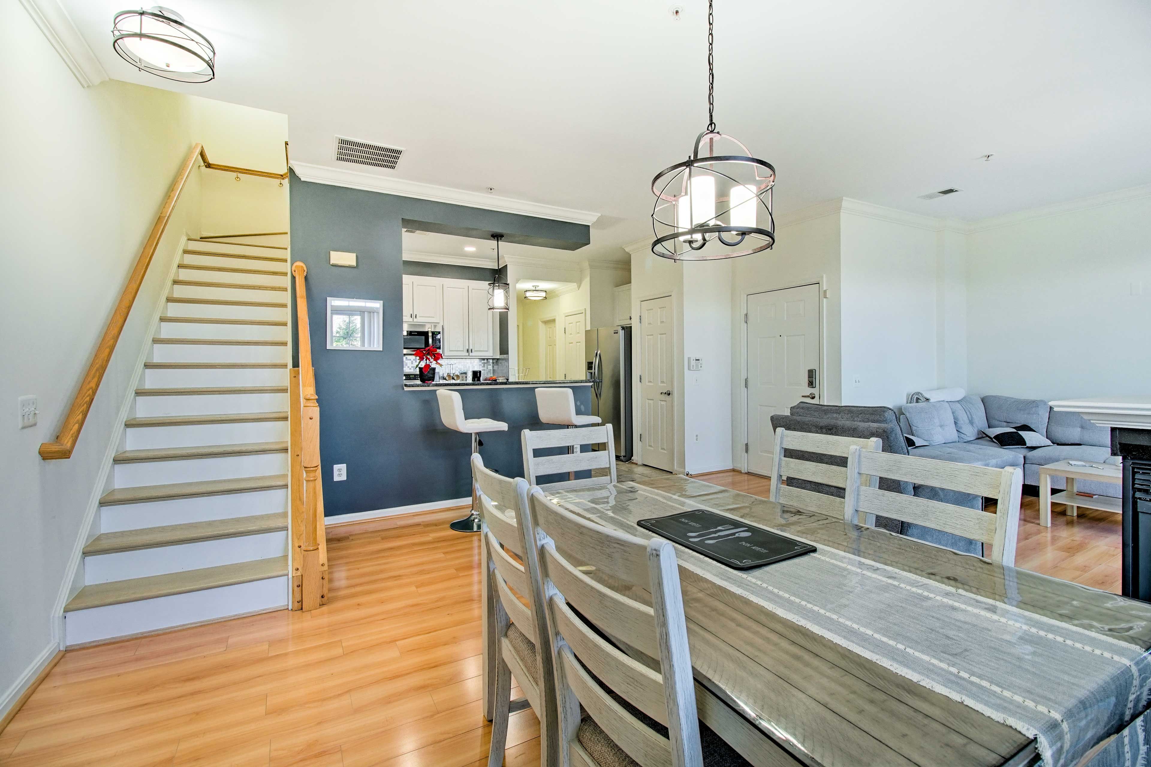 Dining Area | Dishware/Flatware