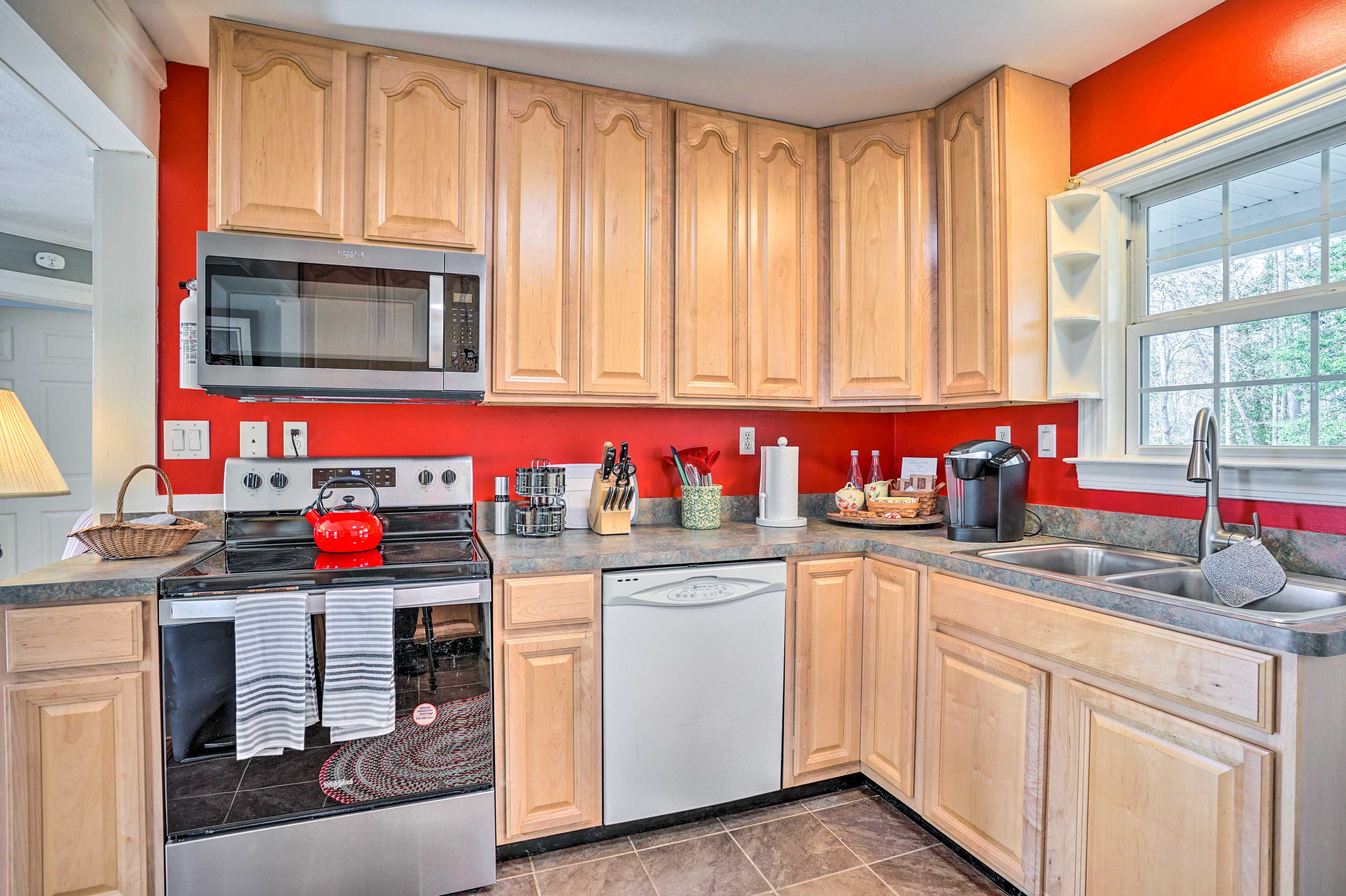 Kitchen | Refrigerator | Cooking Basics | Breakfast Bar