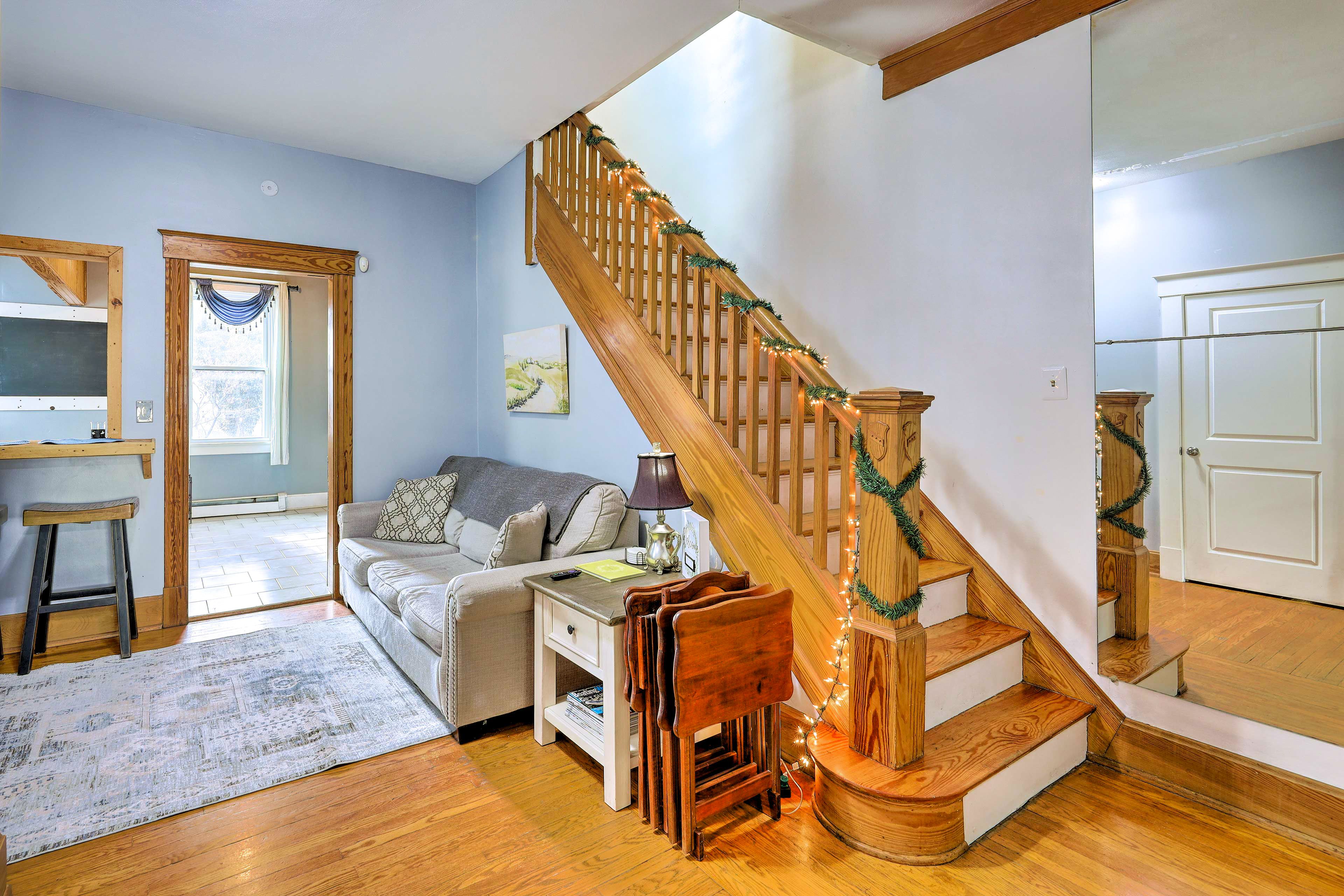 Living Room | Smart TVs | Central A/C & Heating | Free WiFi