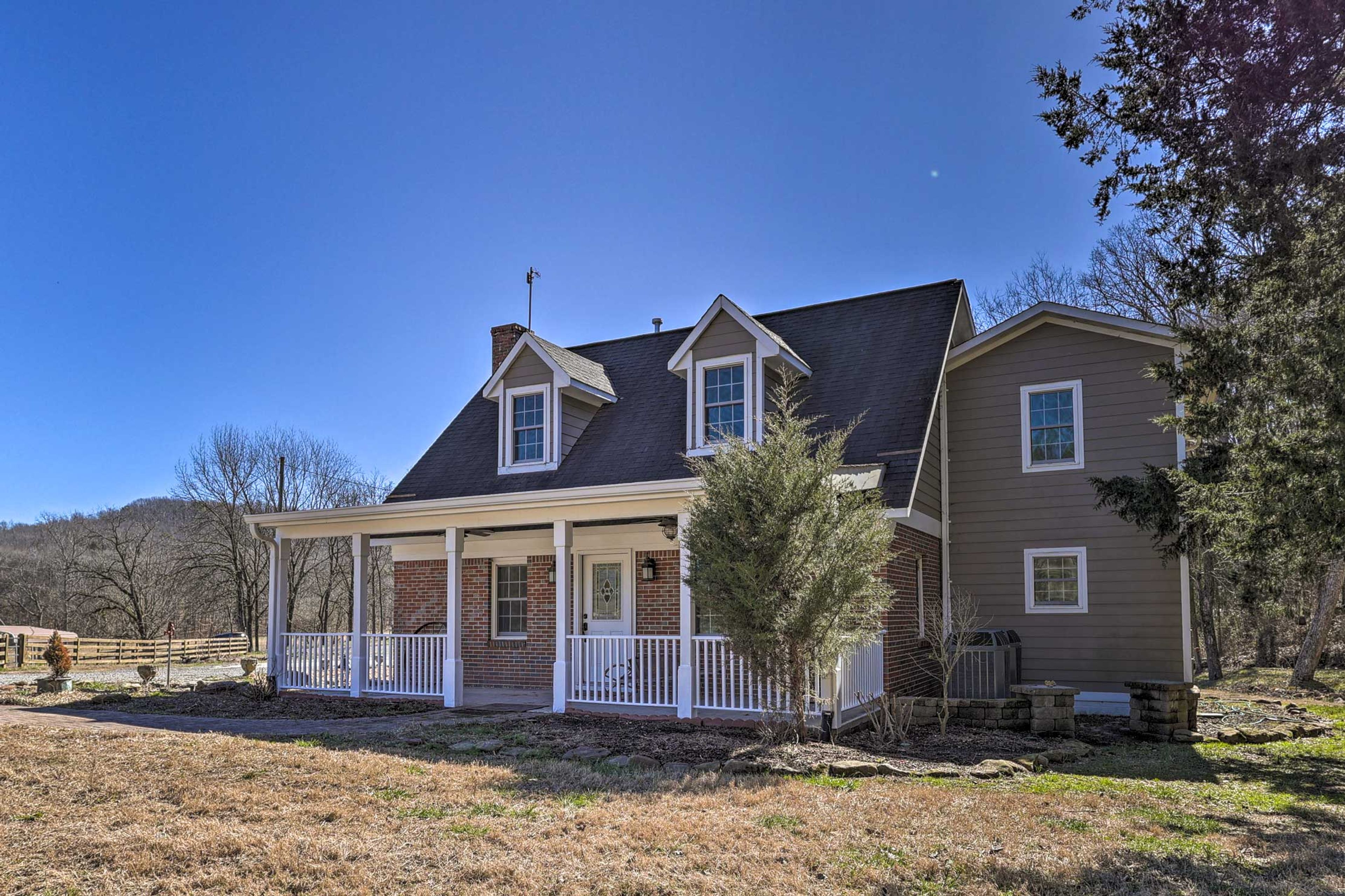 Home Exterior | Central Heating & A/C | Work-Friendly Environment