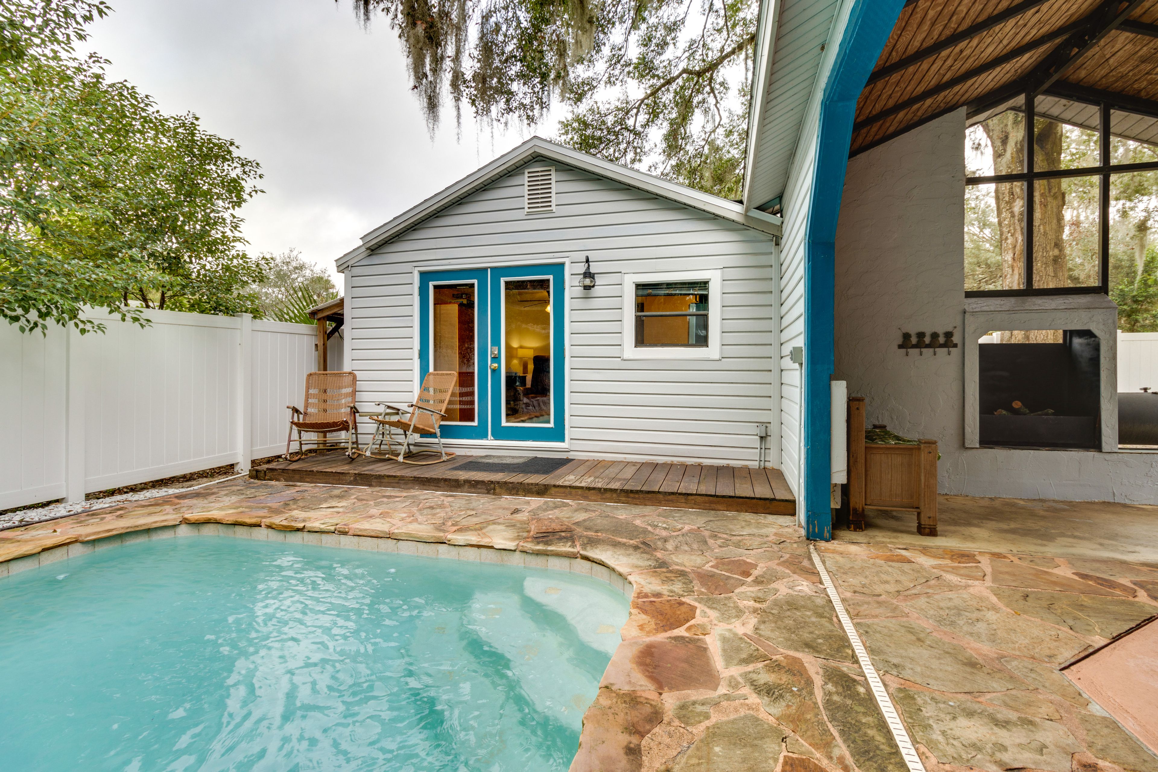 Mt Dora Vacation Rental | Studio | 1BA | 640 Sq Ft | 2 Steps to Access
