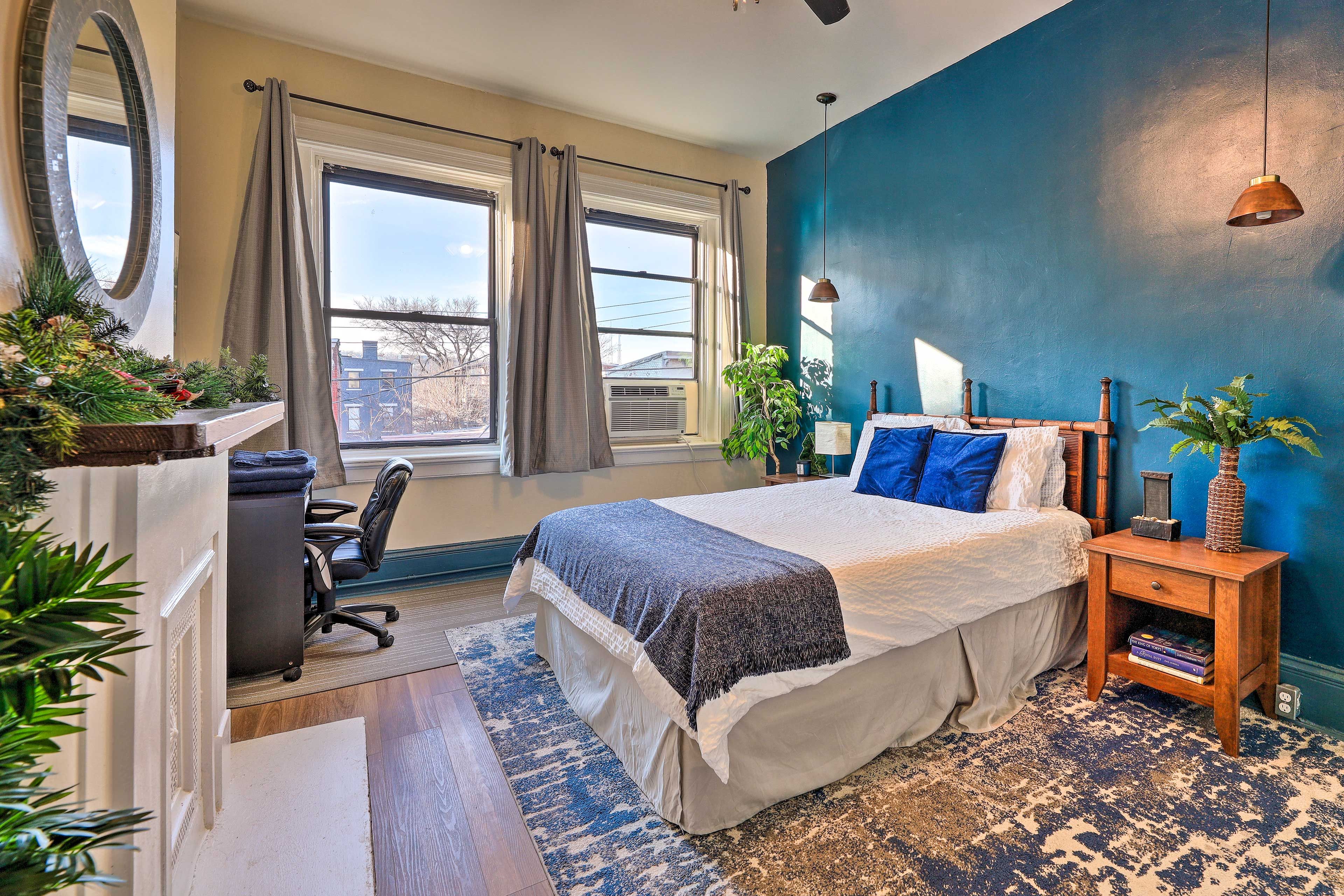 Bedroom 1 | Queen Bed | Linens Provided