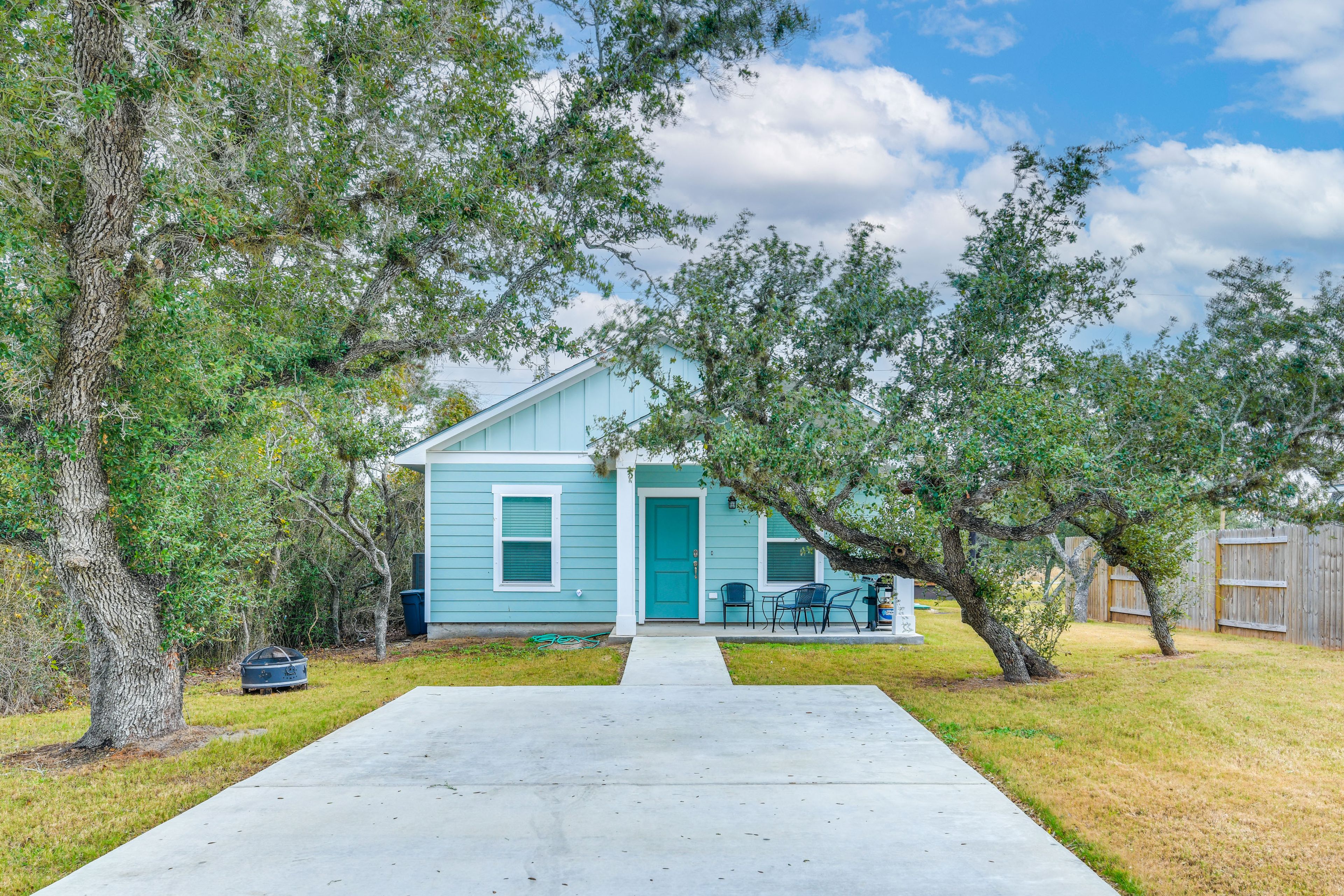 Home Exterior | Parking | Driveway (4 Vehicles) | Boat Parking Allowed On-Site
