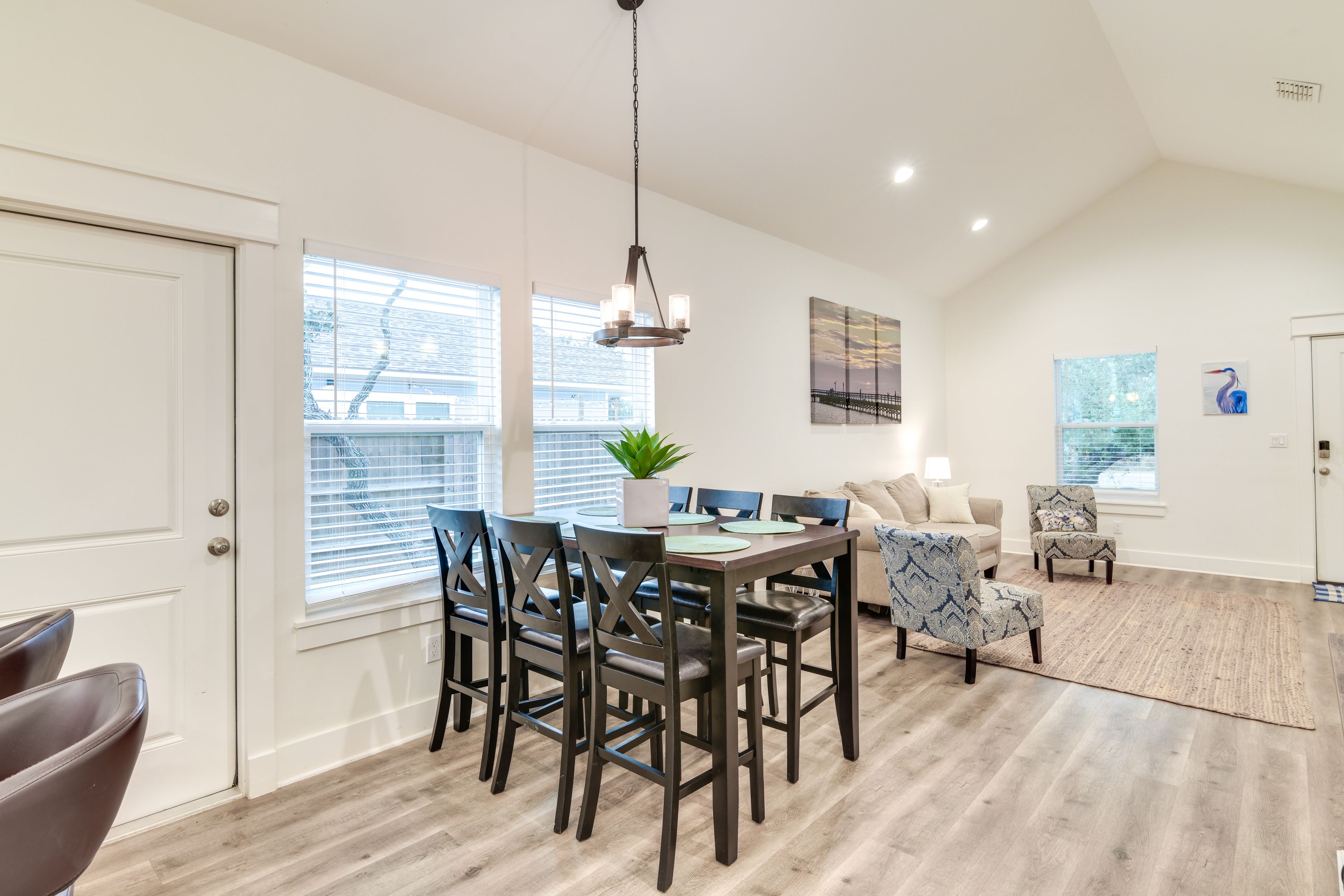 Dining Area | Fully Equipped Kitchen | Dishware & Flatware