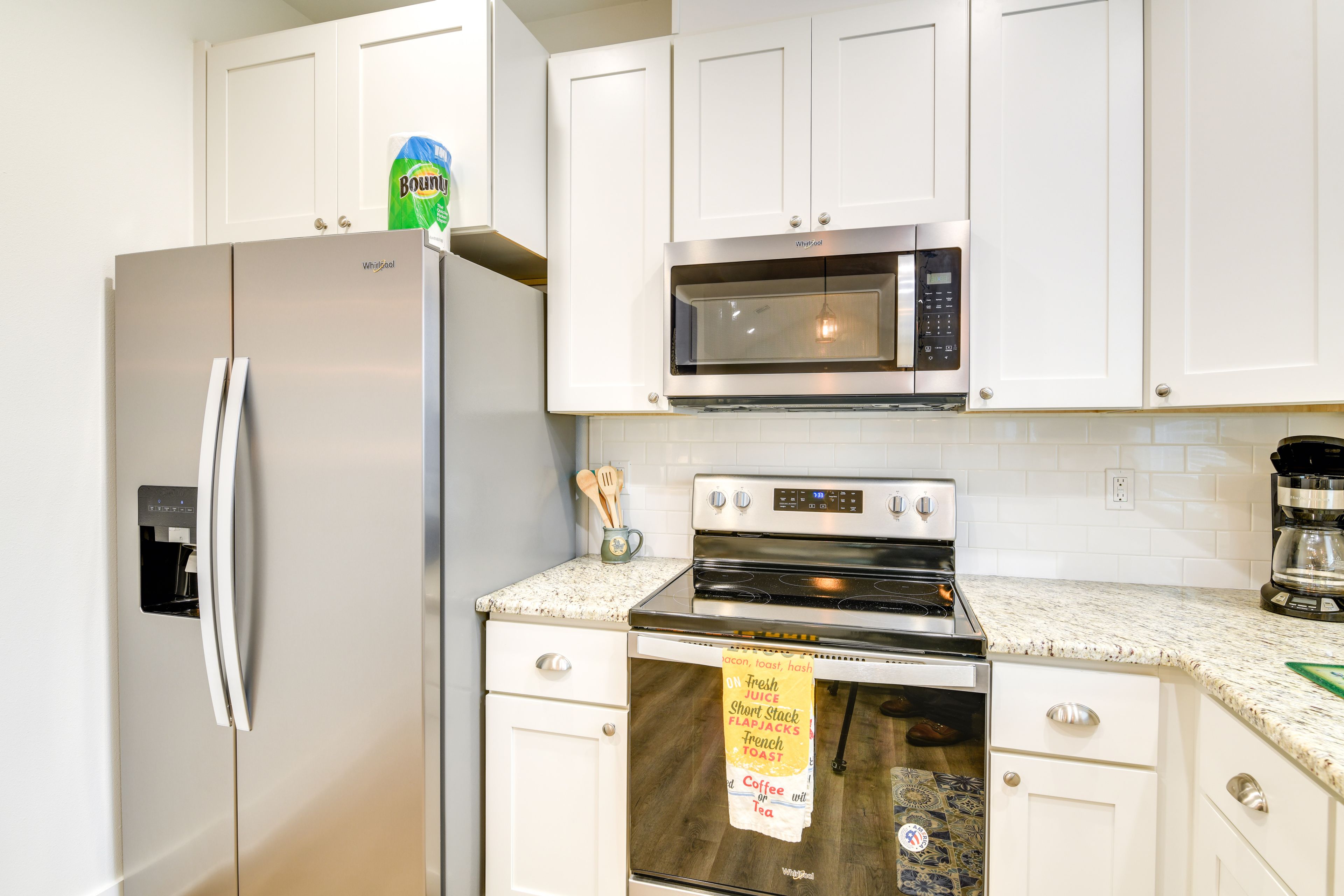 Kitchen | Coffee Maker | Toaster | Complimentary Spices