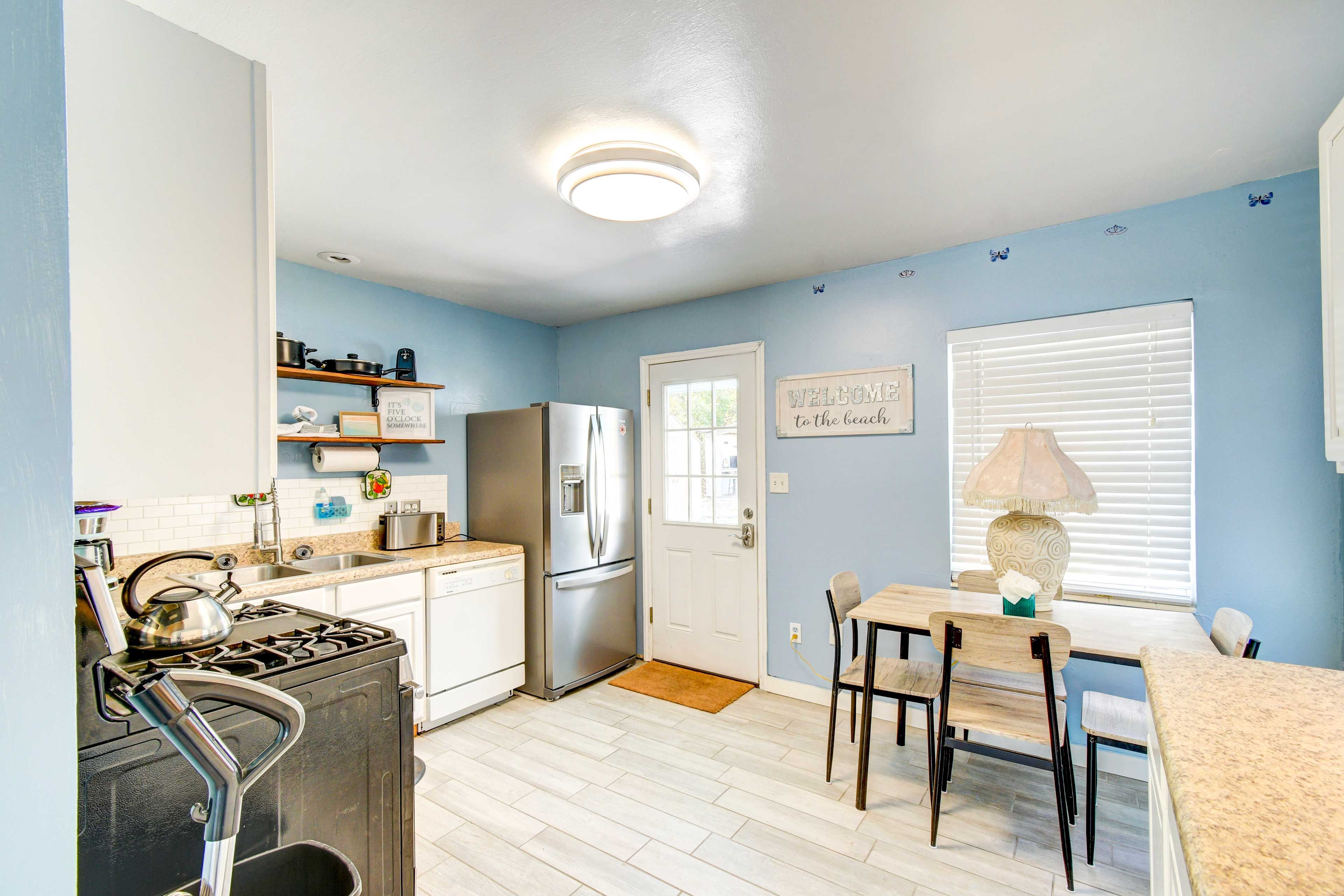 Kitchen | Blender | Drip Coffee Maker | Tea Kettle | Toaster