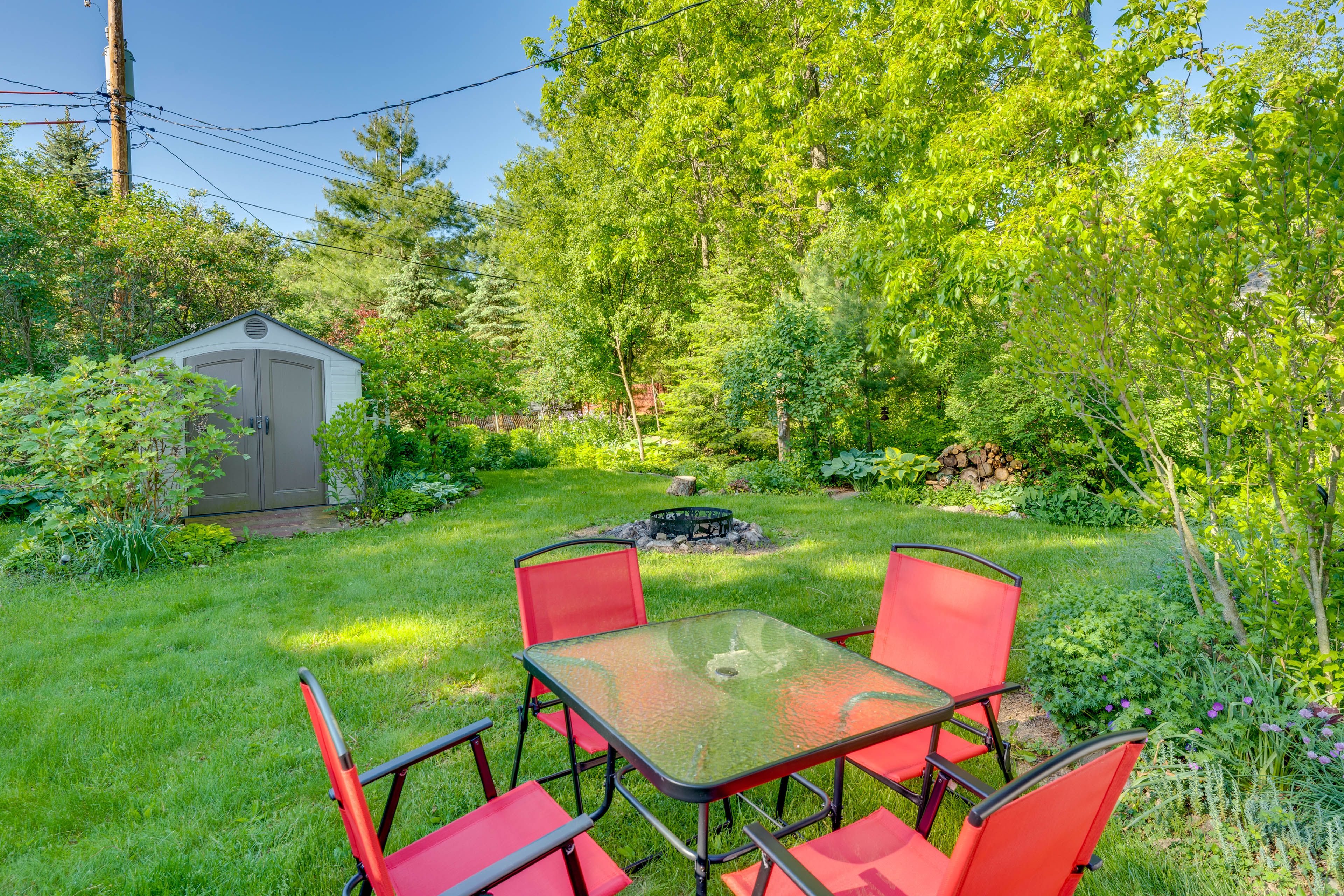Private Yard | Charcoal Grill | Fire Pit
