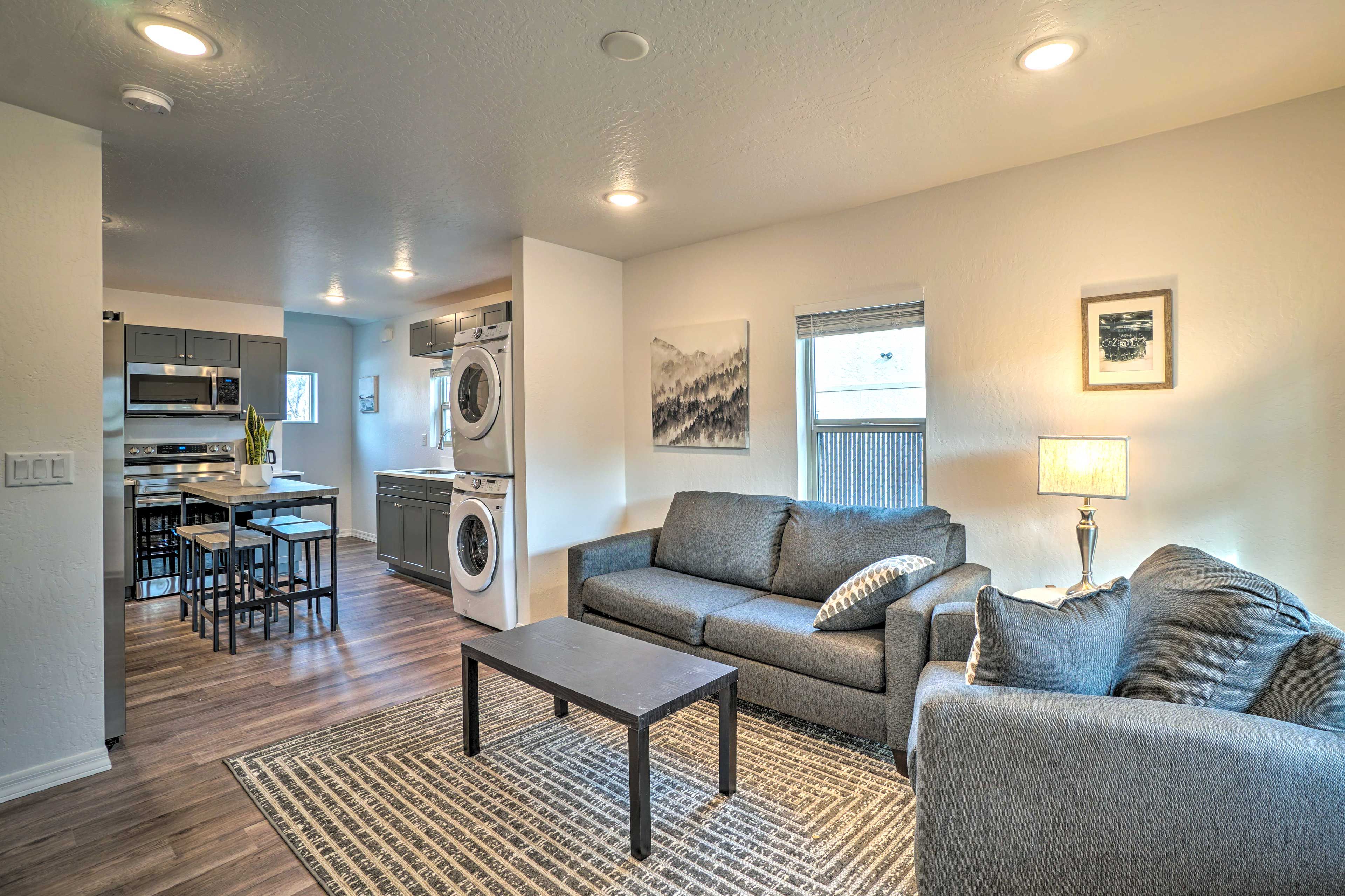 Flagstaff Vacation Rental | 3BR | 3BA | Stairs Required | 1,406 Sq Ft