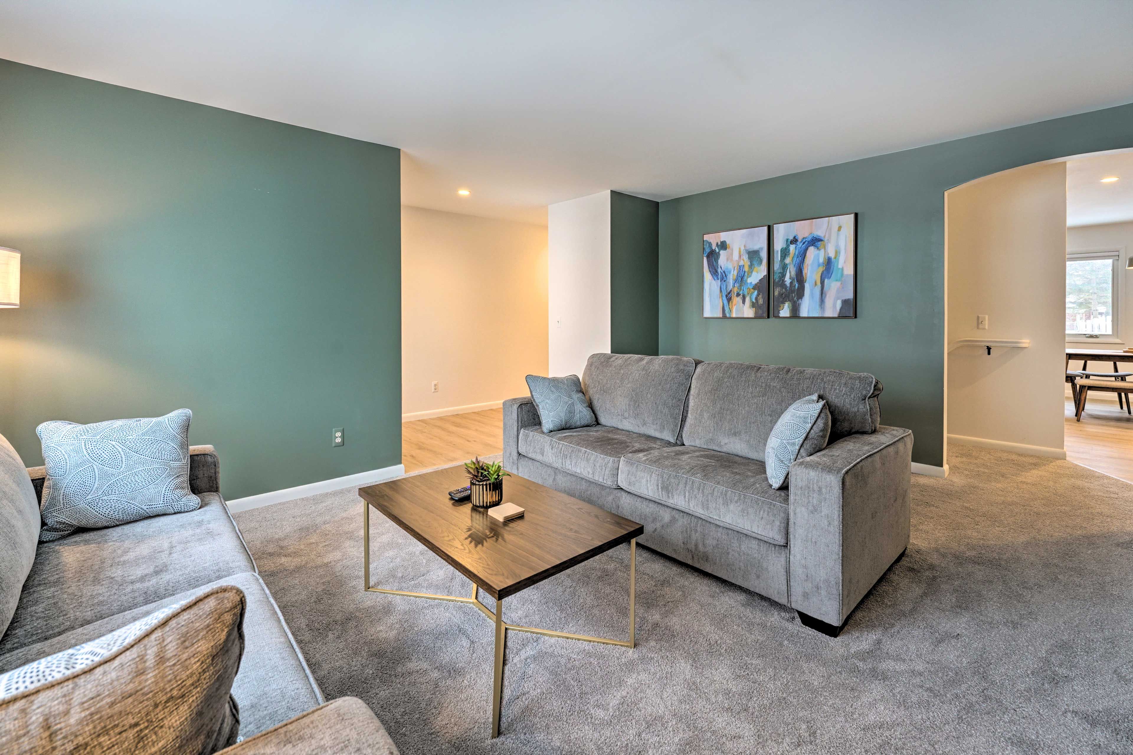 Living Room | Smart TV | Free WiFi