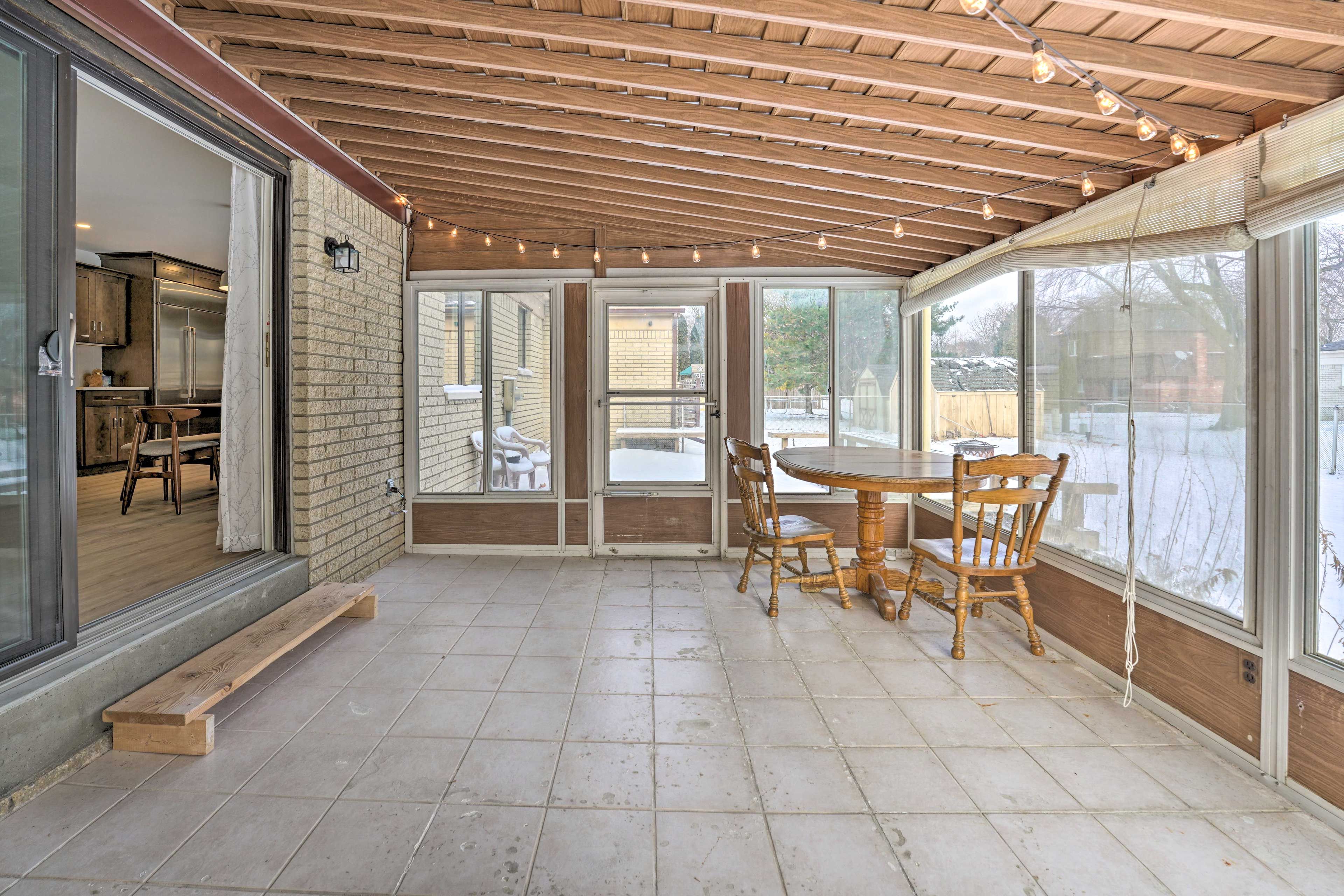 Screened-In Porch