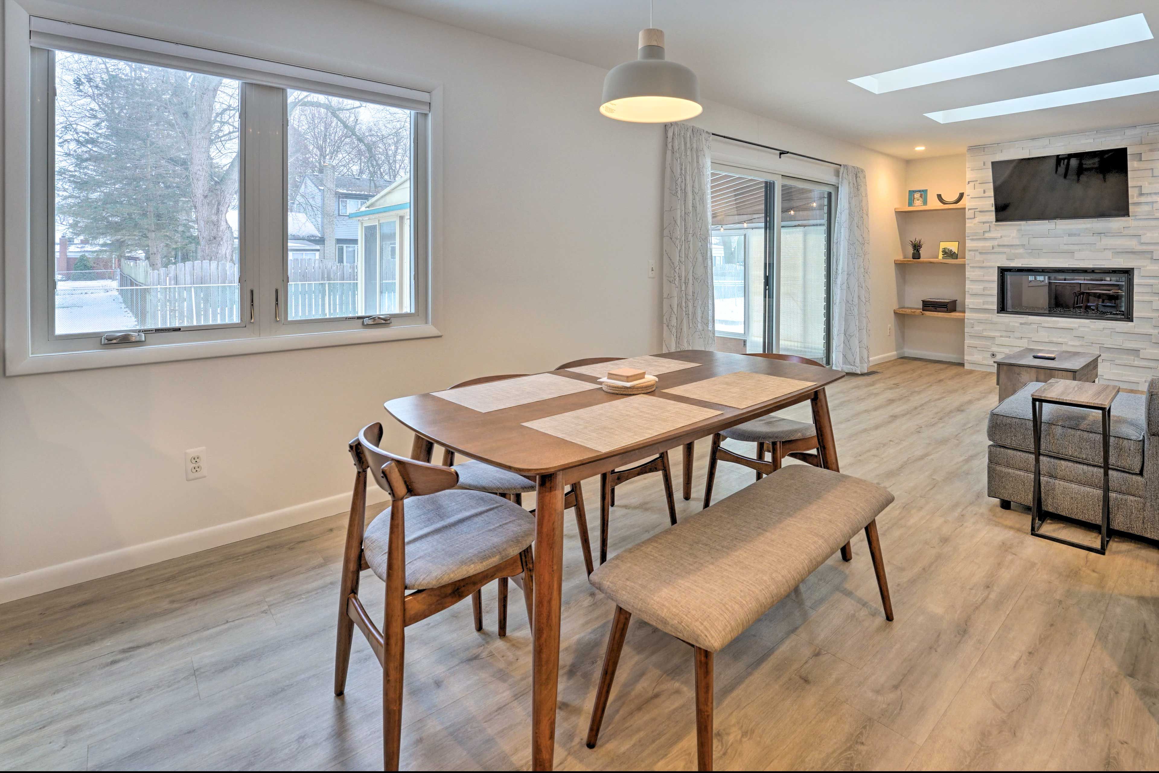 Dining Area | Dishware & Flatware