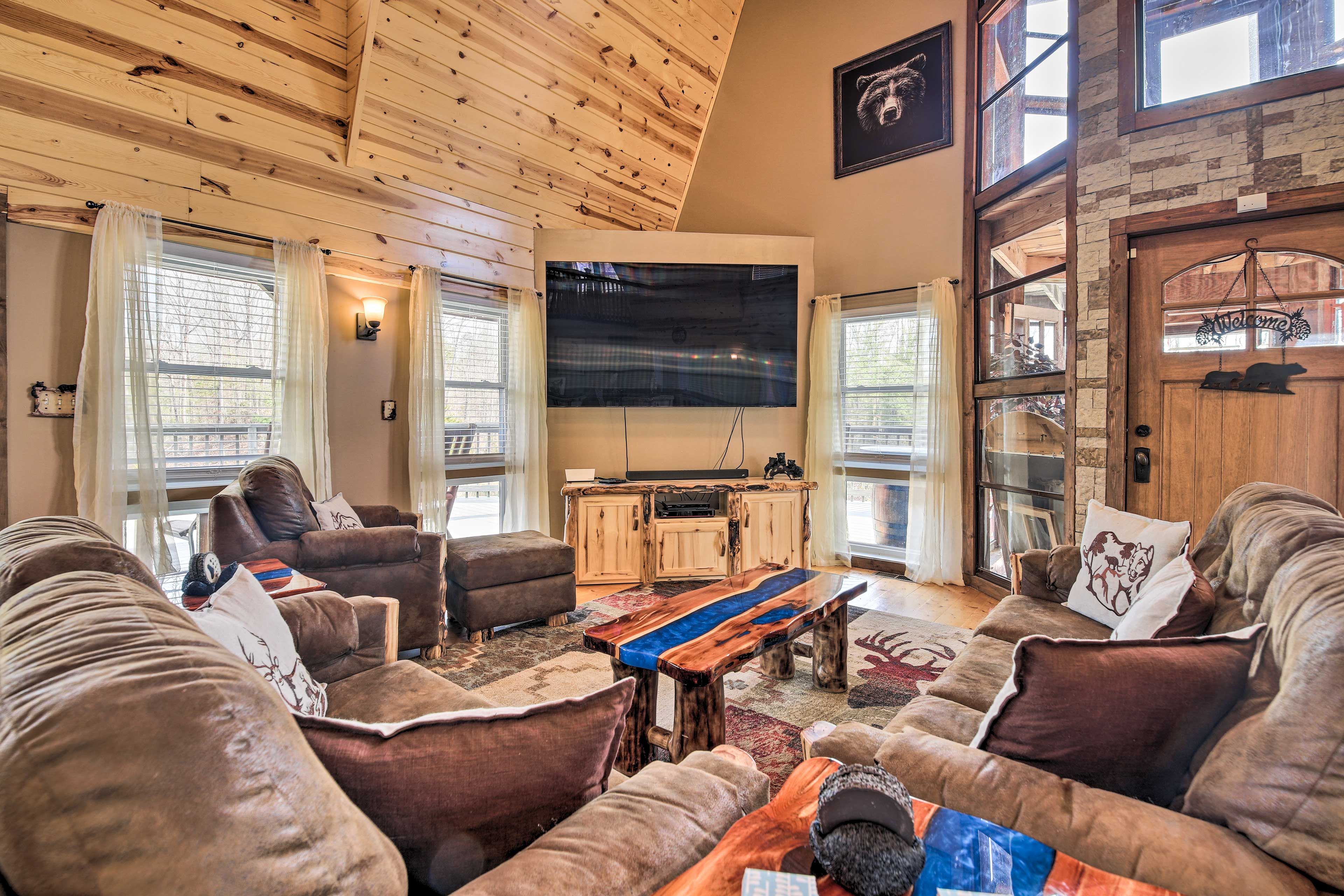 Living Room | Books | Board Games | Free WiFi | Queen Sleeper Sofa
