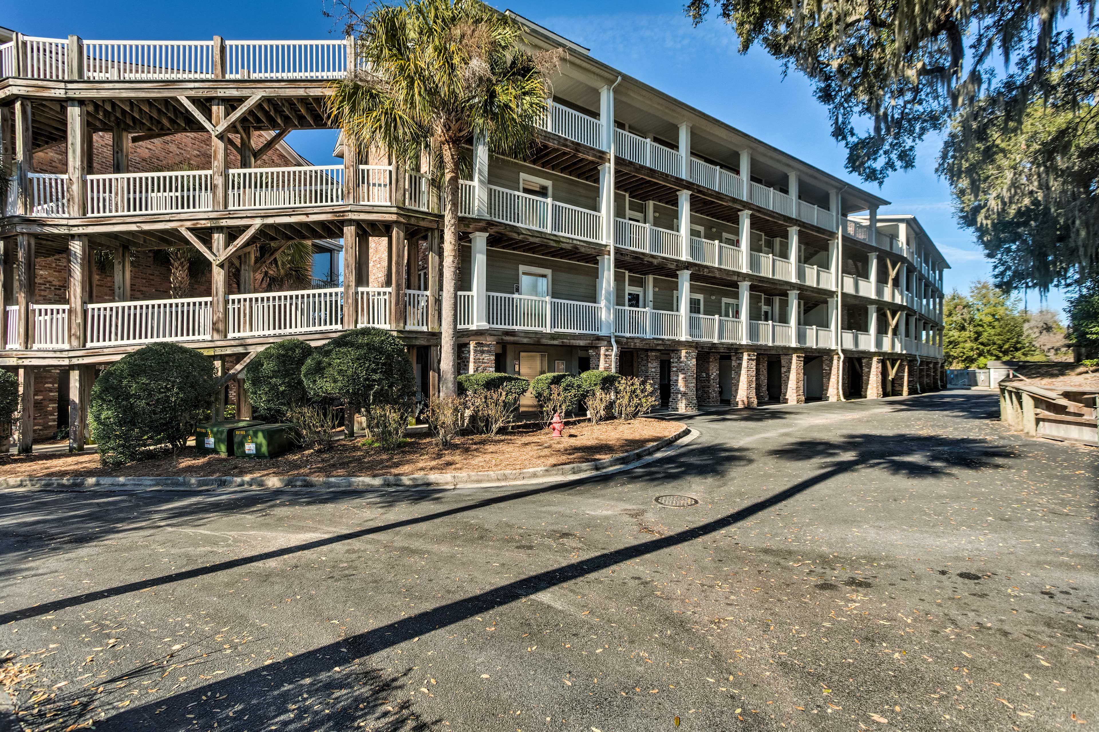 Parking | Community Parking Lot (Ample Parking, First-Come, First-Served)