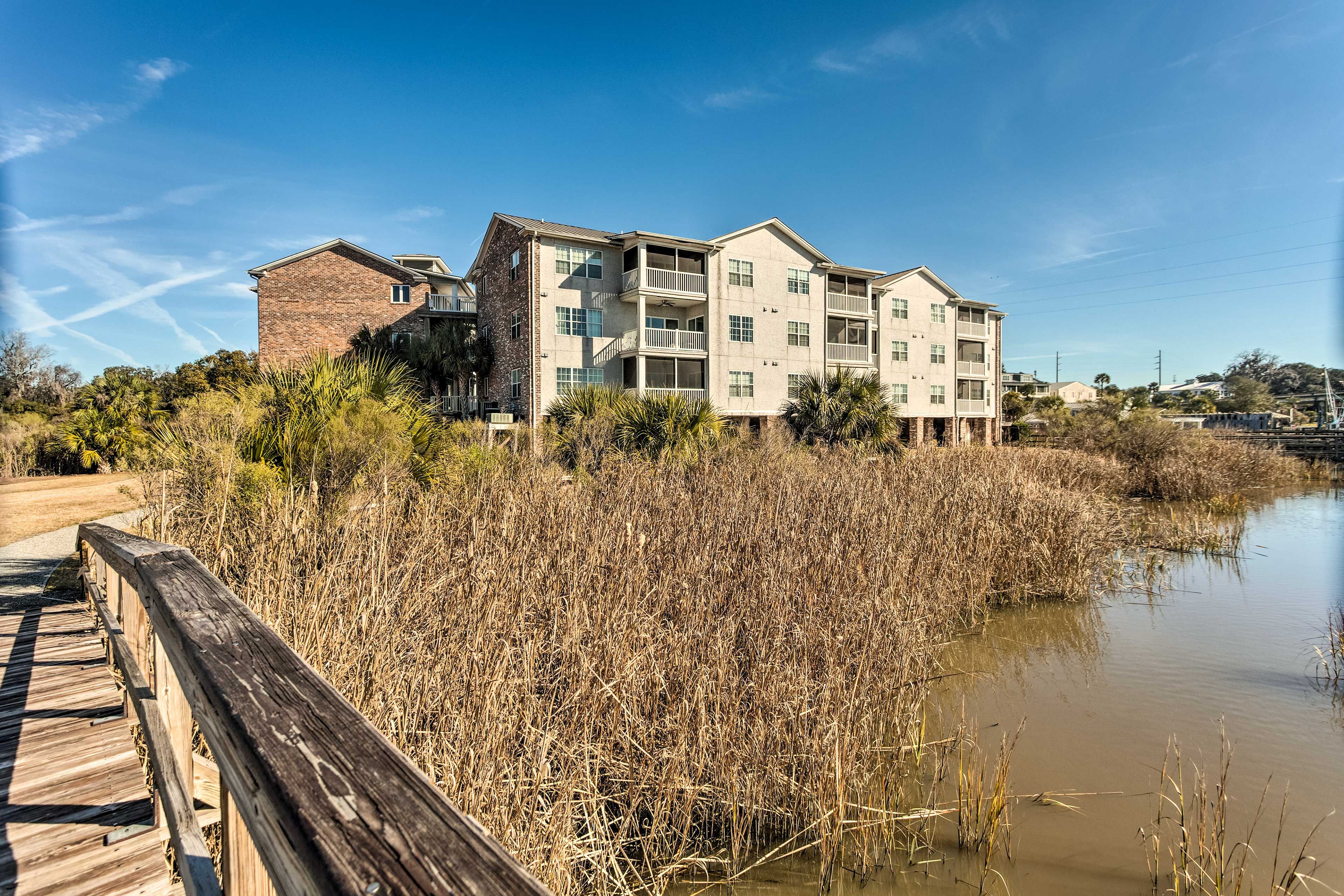 Settlers Bluff | Community Riverfront Boat Dock | Walkable Location