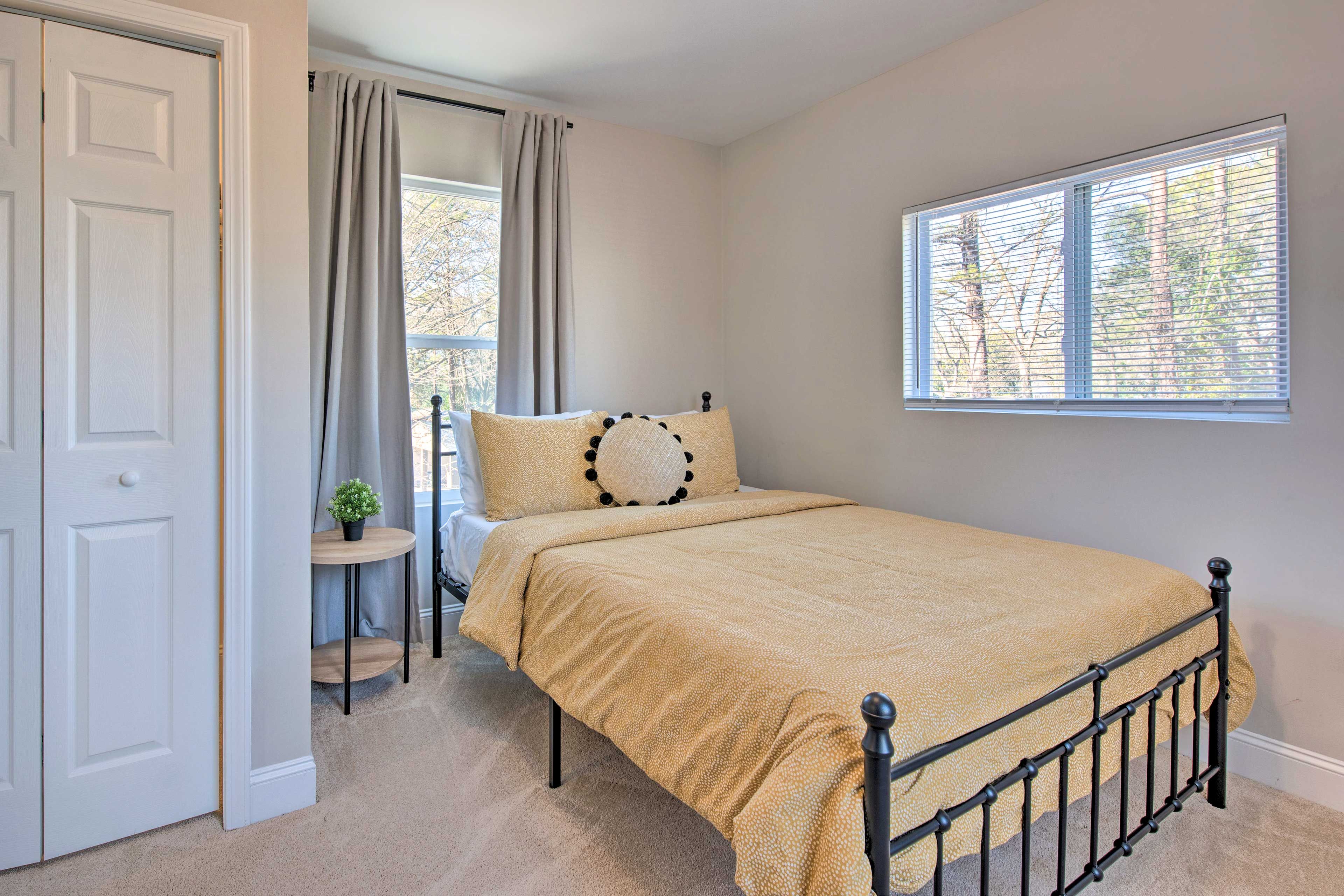 Bedroom 4 | Queen Bed | 2nd Floor