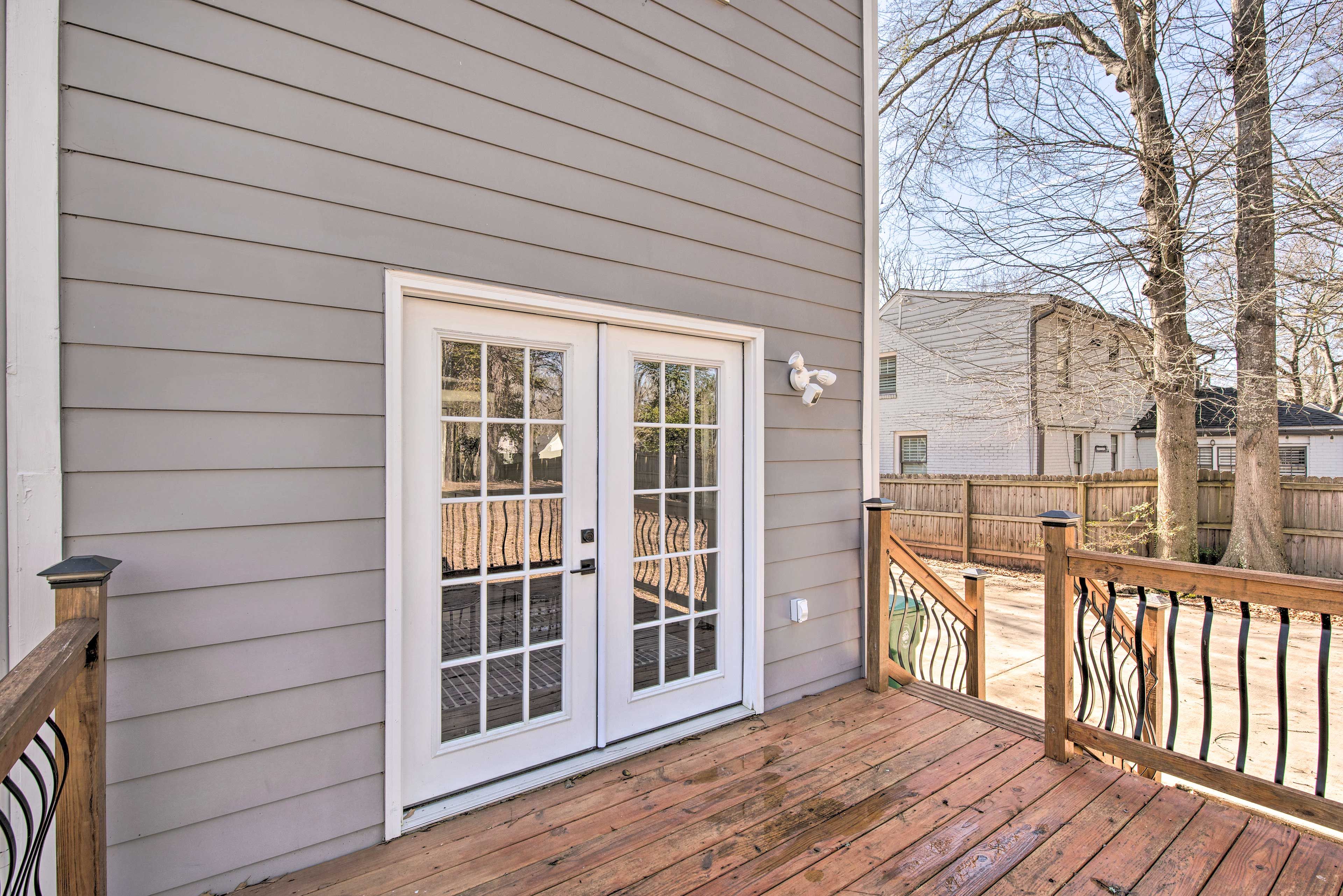Deck | Patio | Private Yard