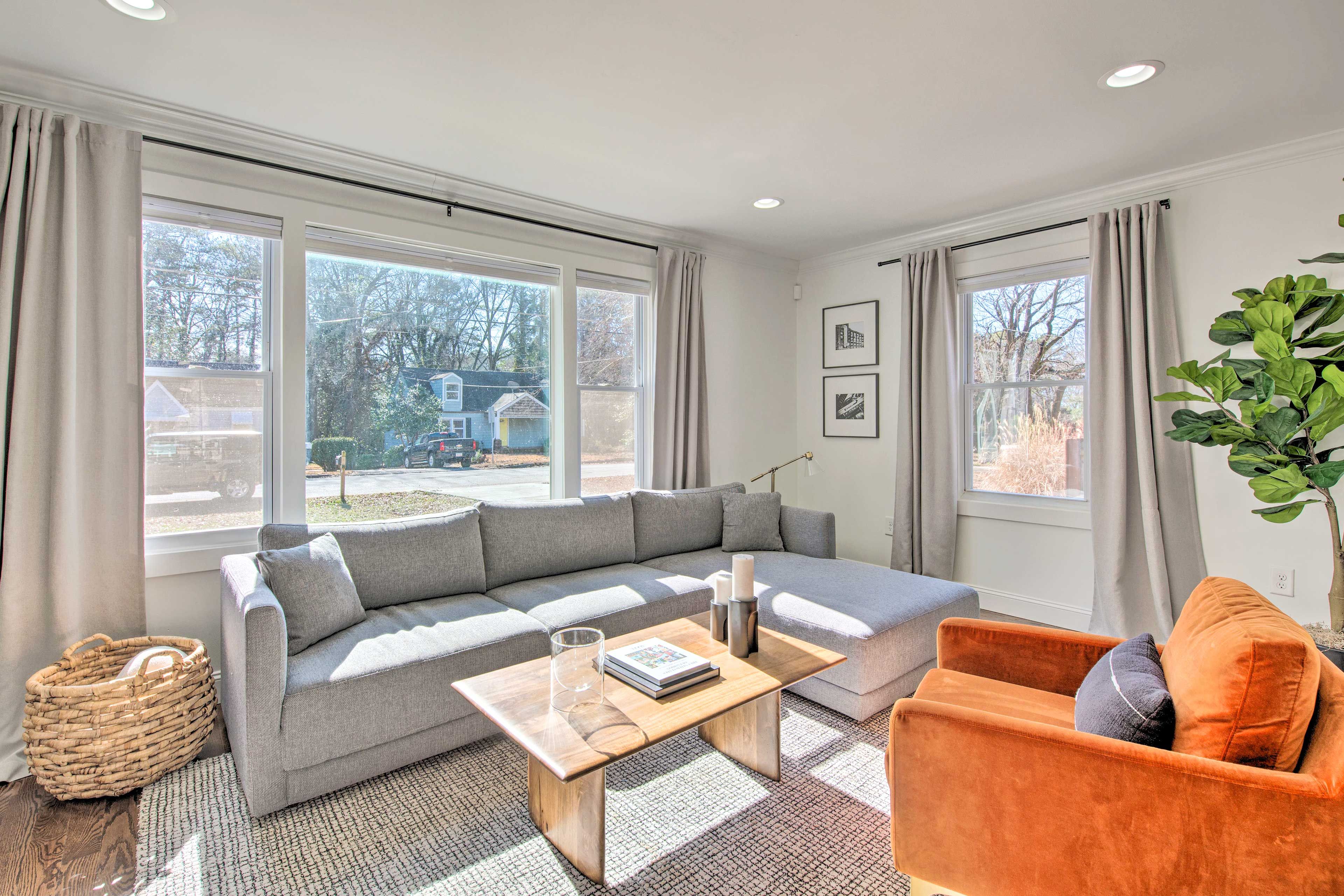 Living Room | Smart TV | Books