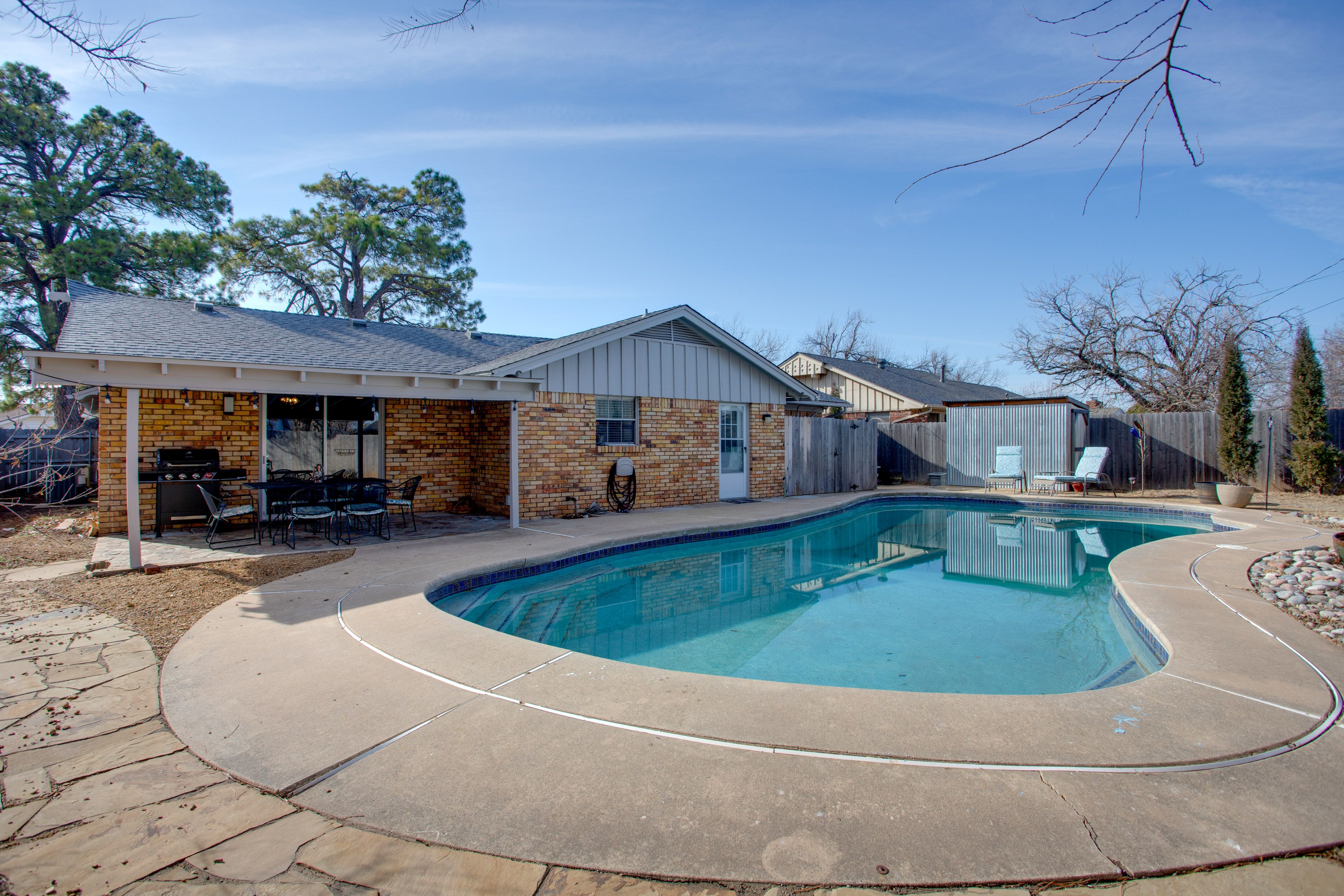 Private Yard | Outdoor Pool