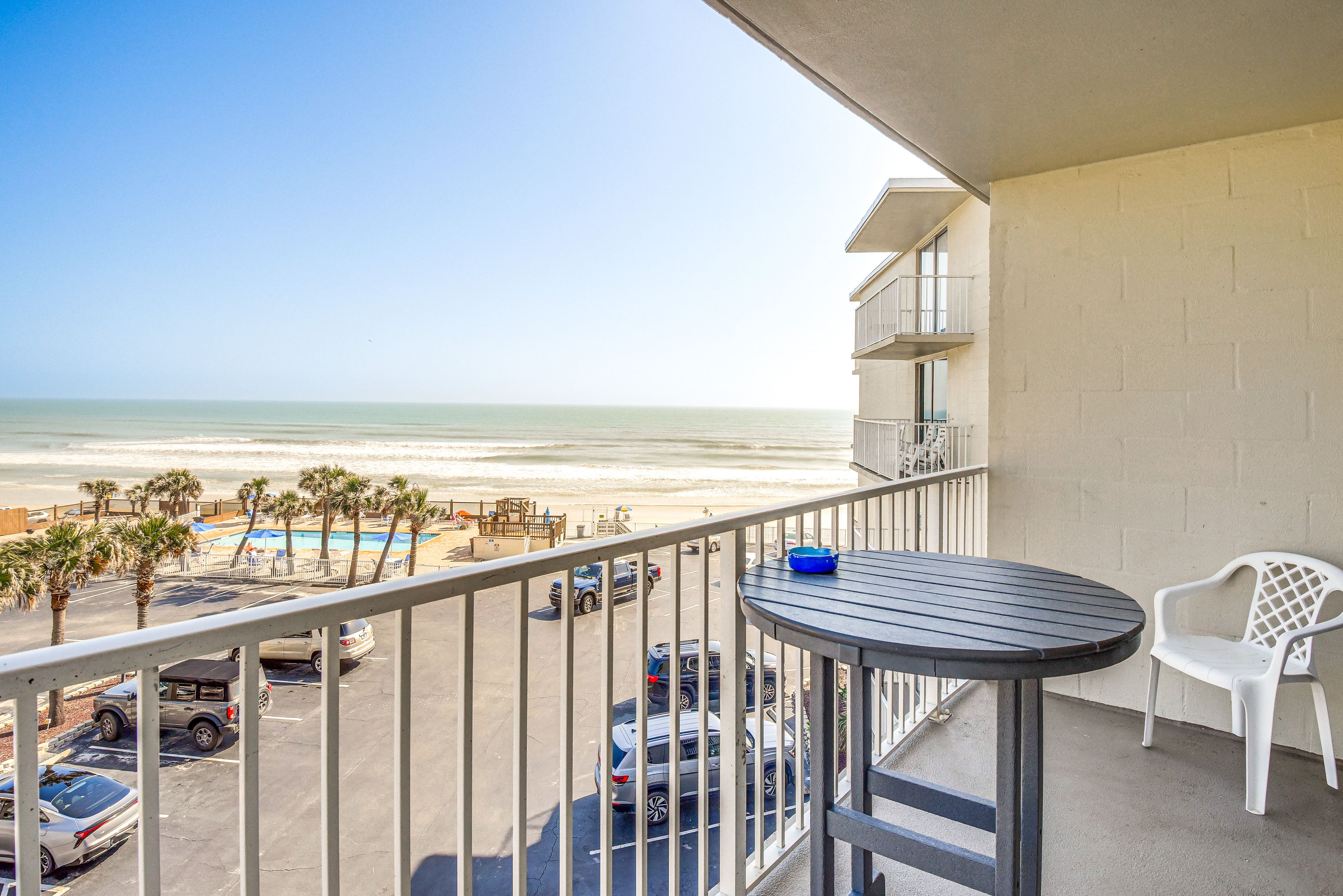 Daytona Beach Vacation Rental | Studio | 1BA | 450 Sq Ft | Elevator Access