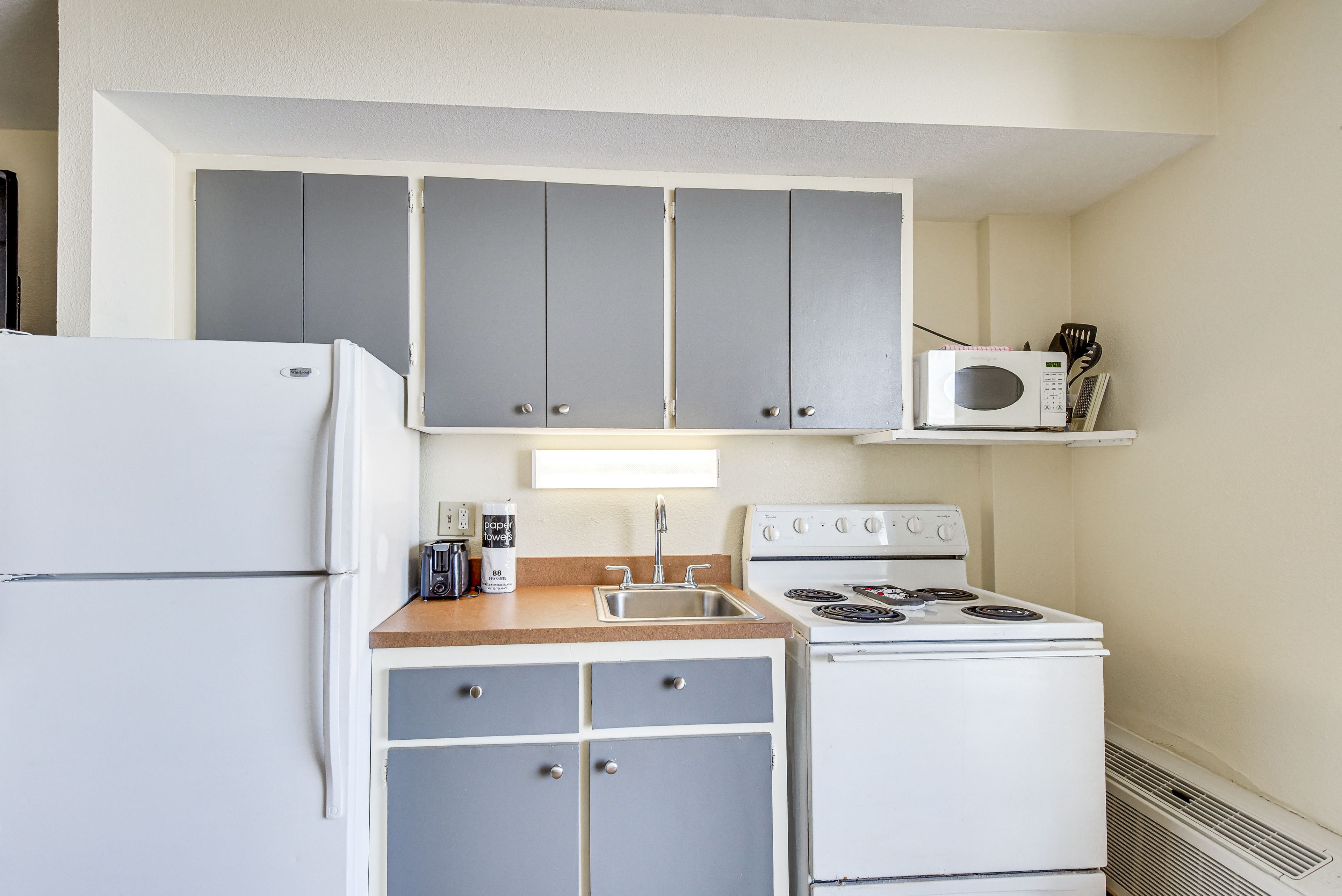 Kitchen | Drip Coffee Pot | Toaster | Microwave