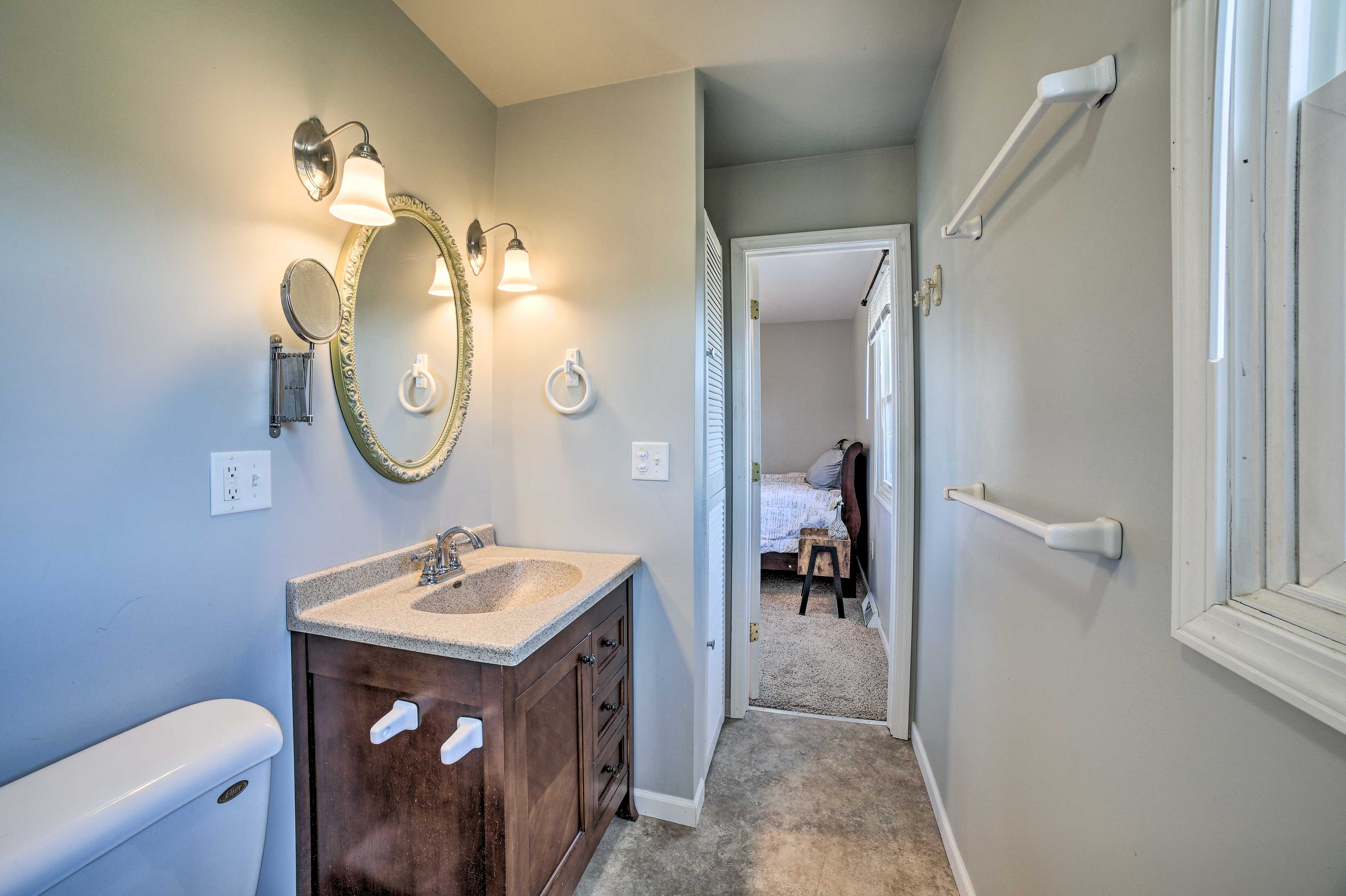 En-Suite Bathroom | Complimentary Toiletries