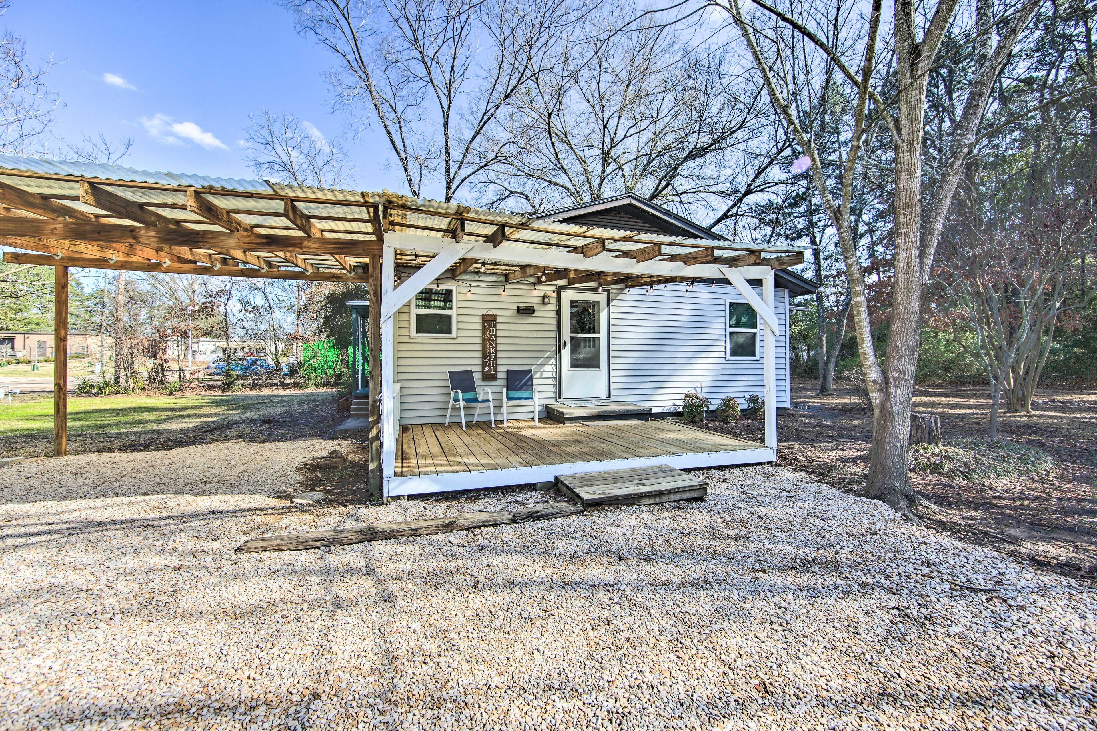 Covered Porch | Exterior