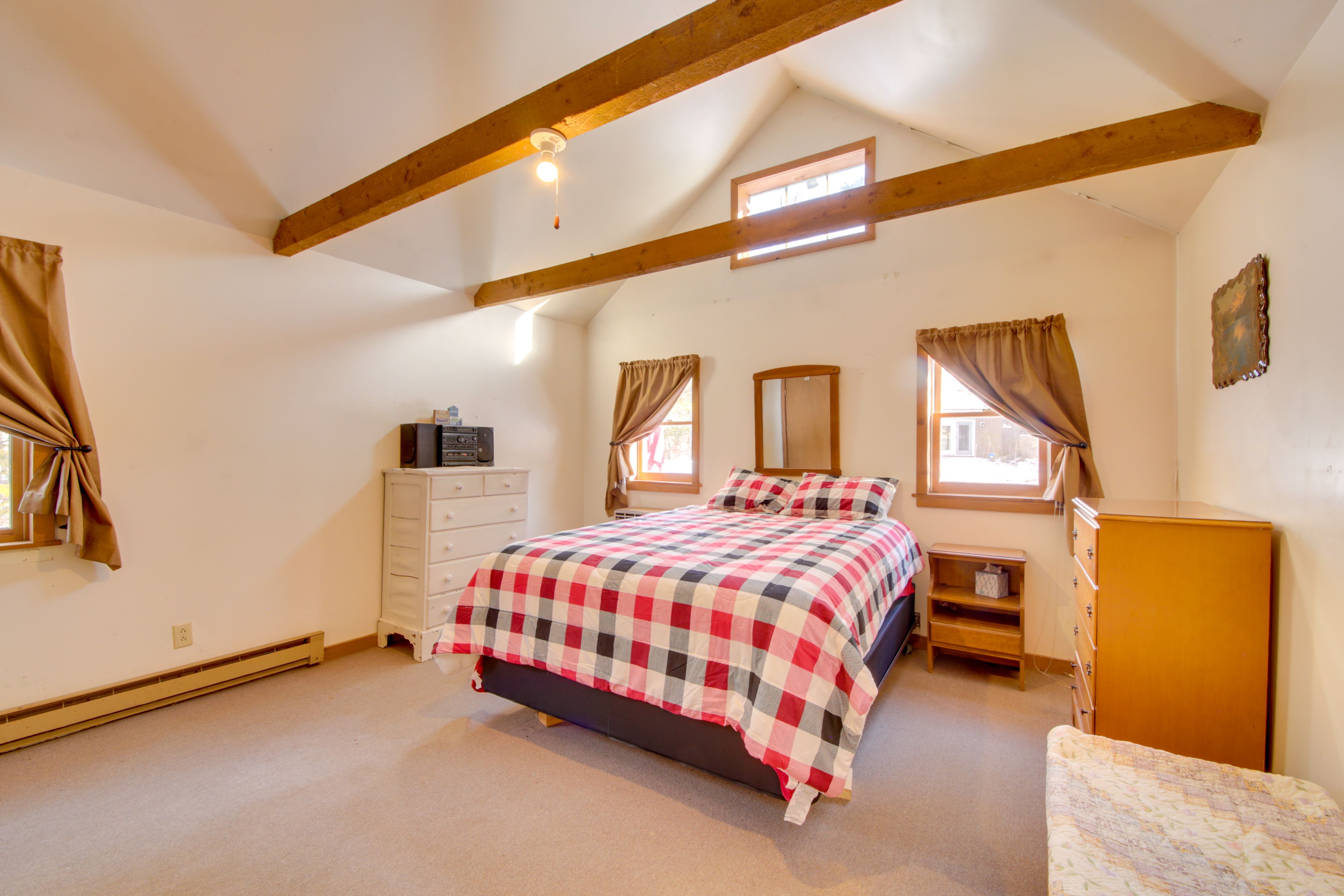 Bedroom 1 | Queen Bed