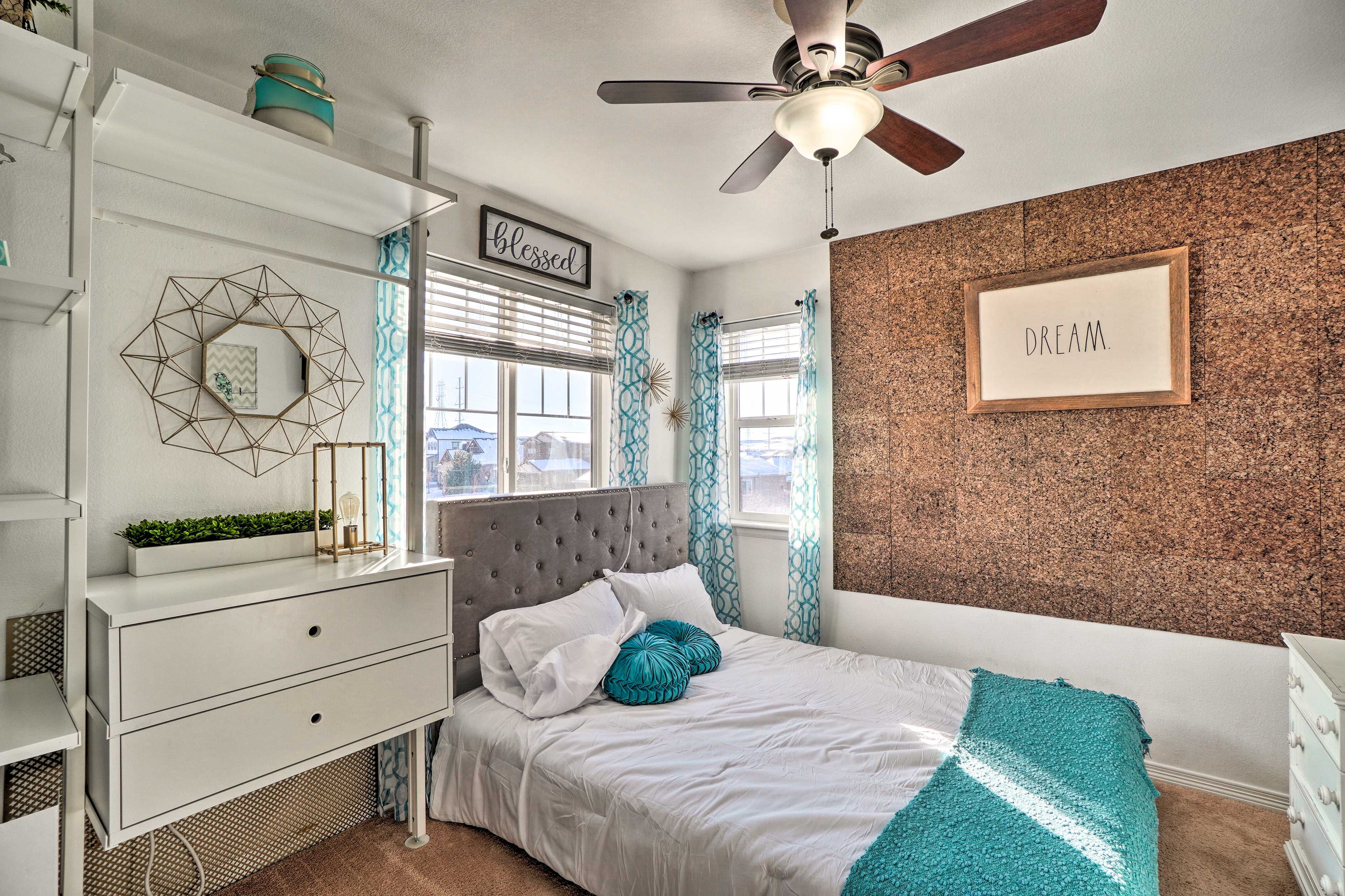Bedroom 4 | Queen Bed