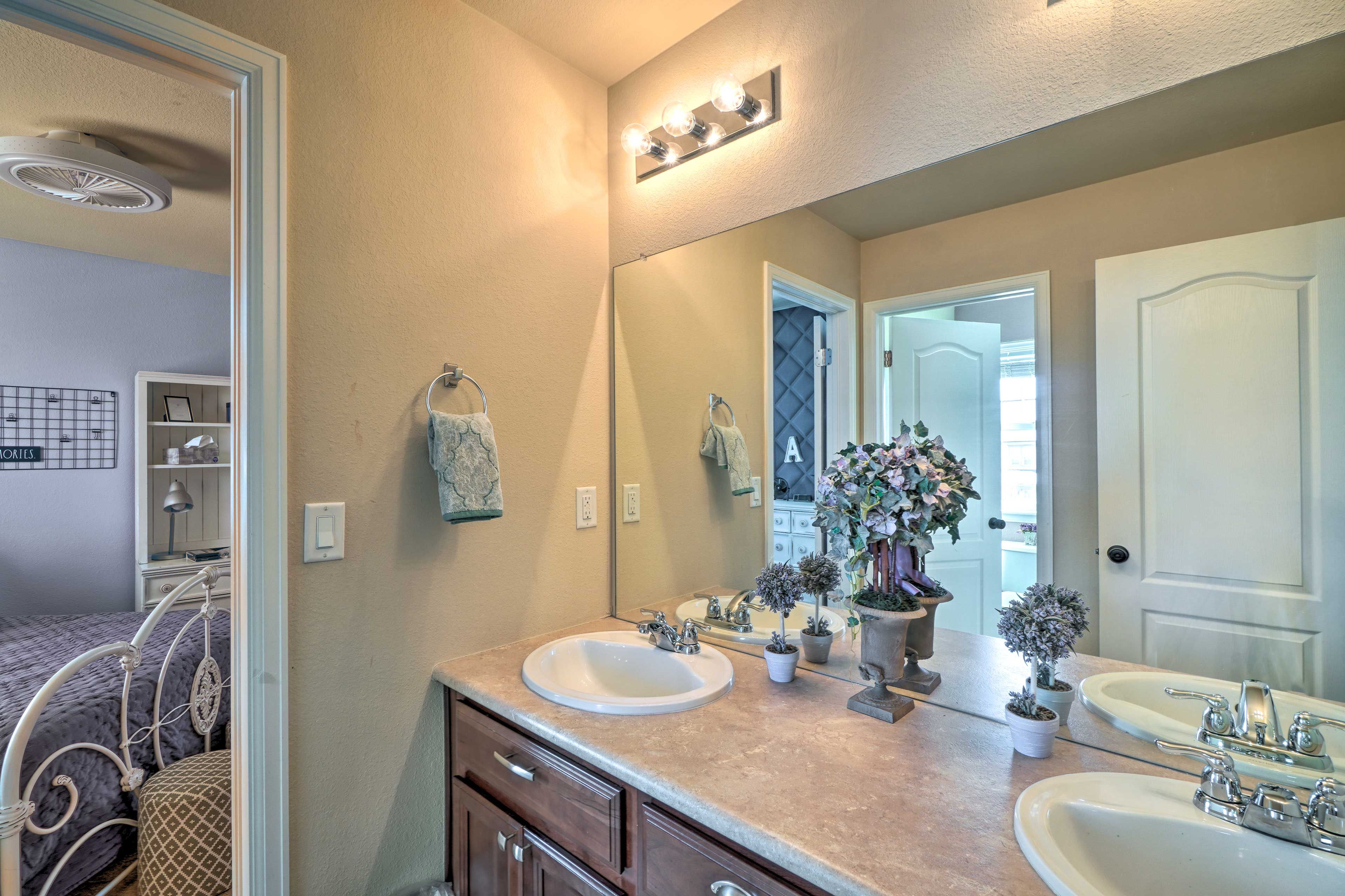 Jack & Jill Bathroom | Complimentary Toiletries