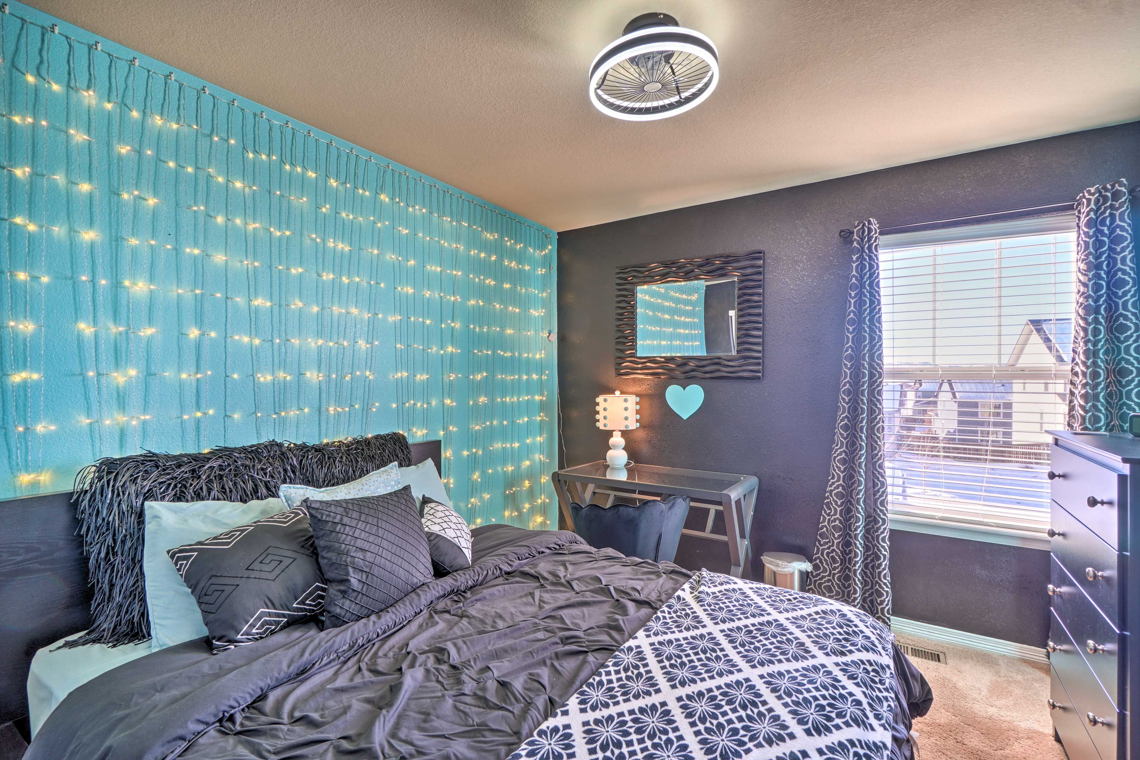 Bedroom 3 | Queen Bed
