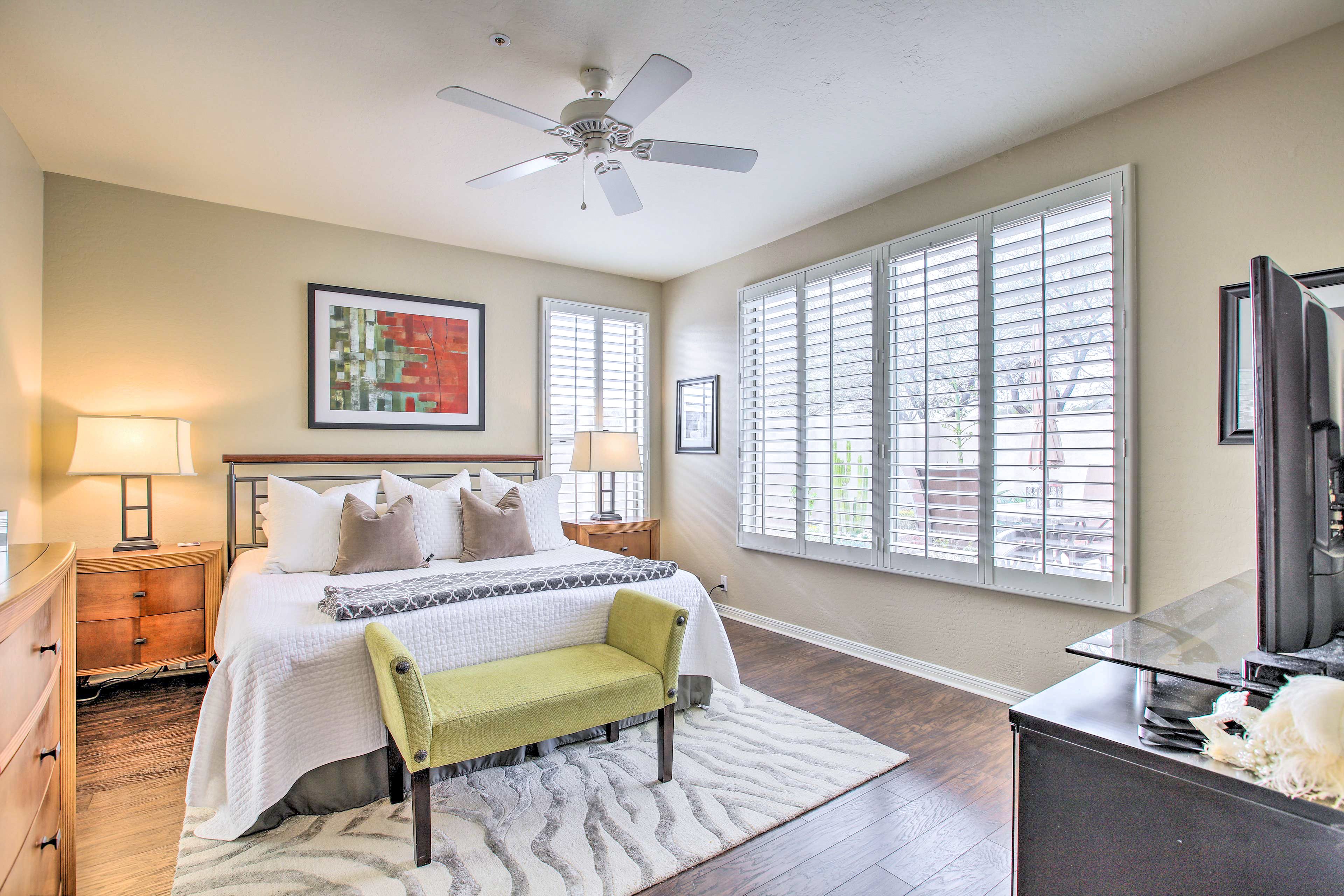 Bedroom 1 | King Bed | Smart TV | Fireplace | En-Suite Bathroom