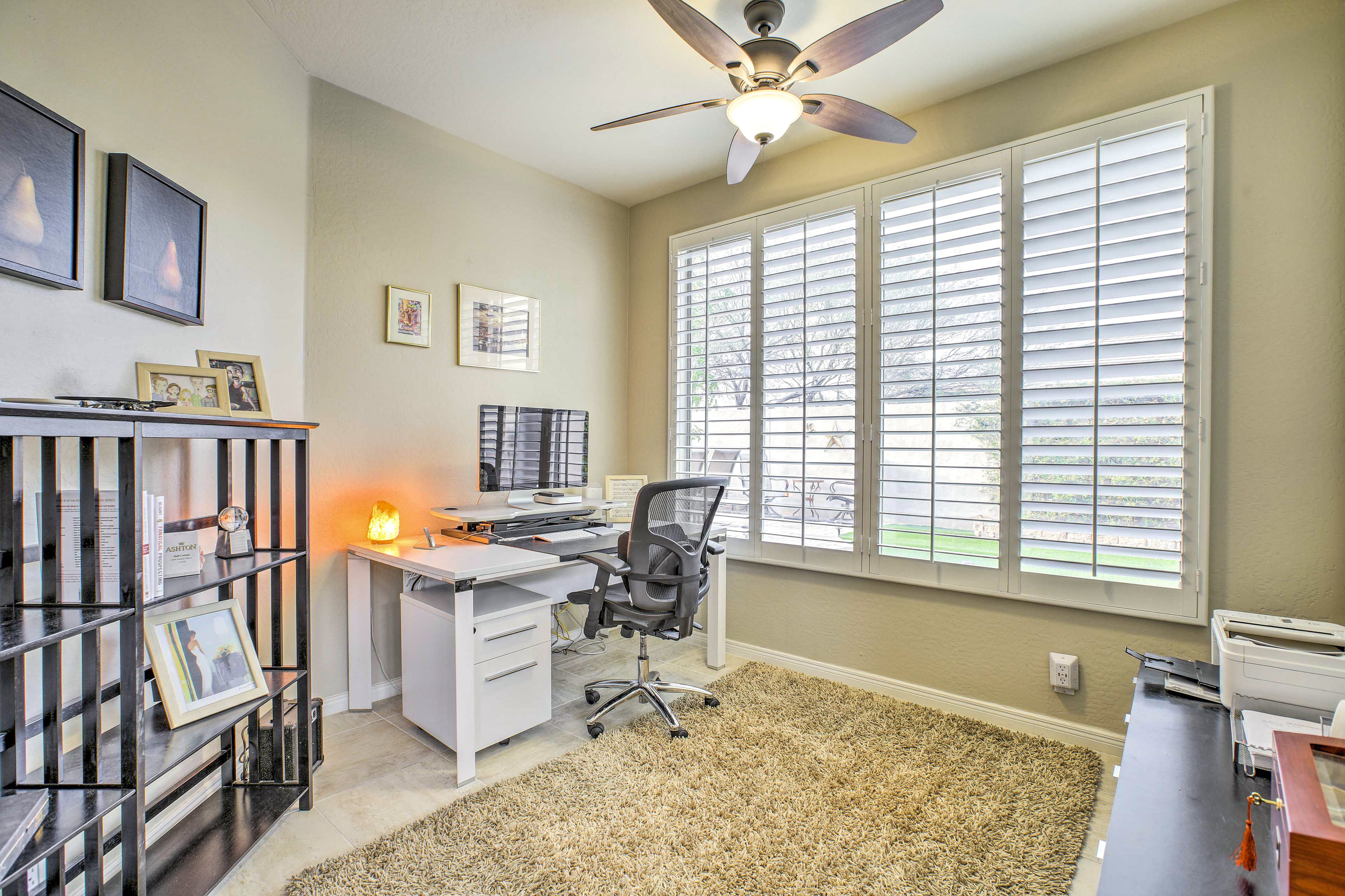 Den | Office Work Area | Computer | Printer | Ceiling Fans | Free WiFi