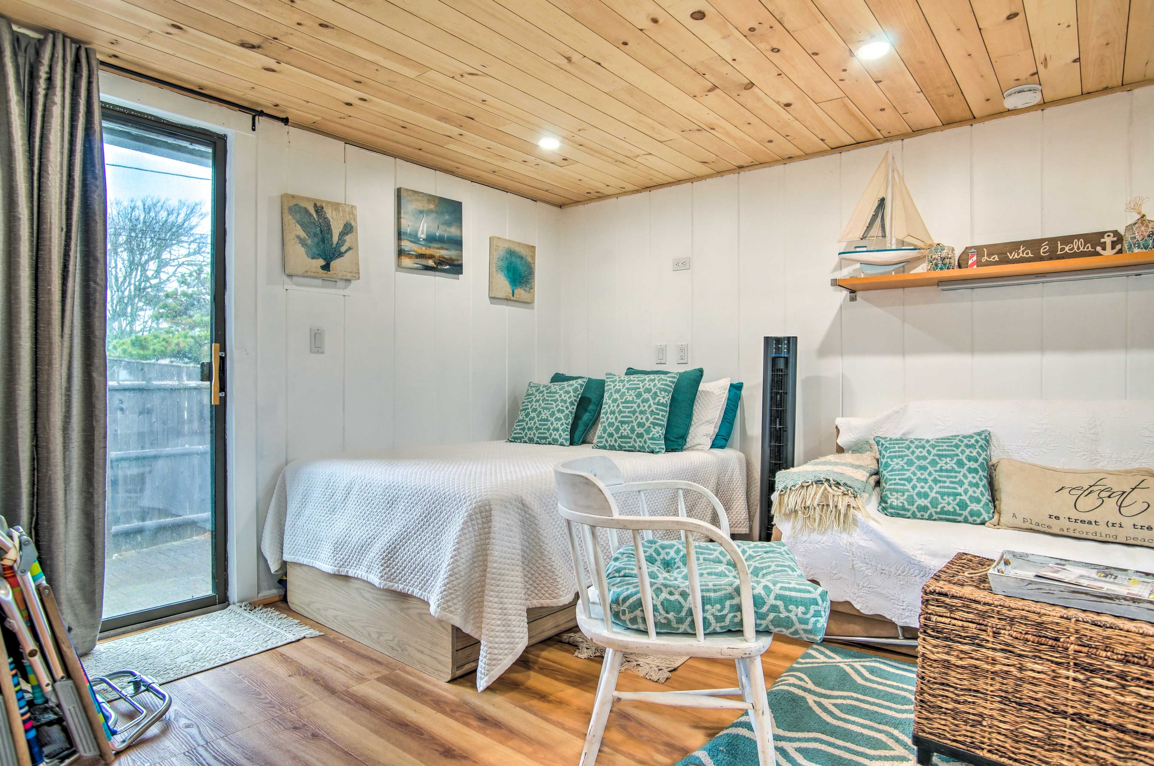 Studio | Queen Bed | Sleeper Sofa | Linens Provided