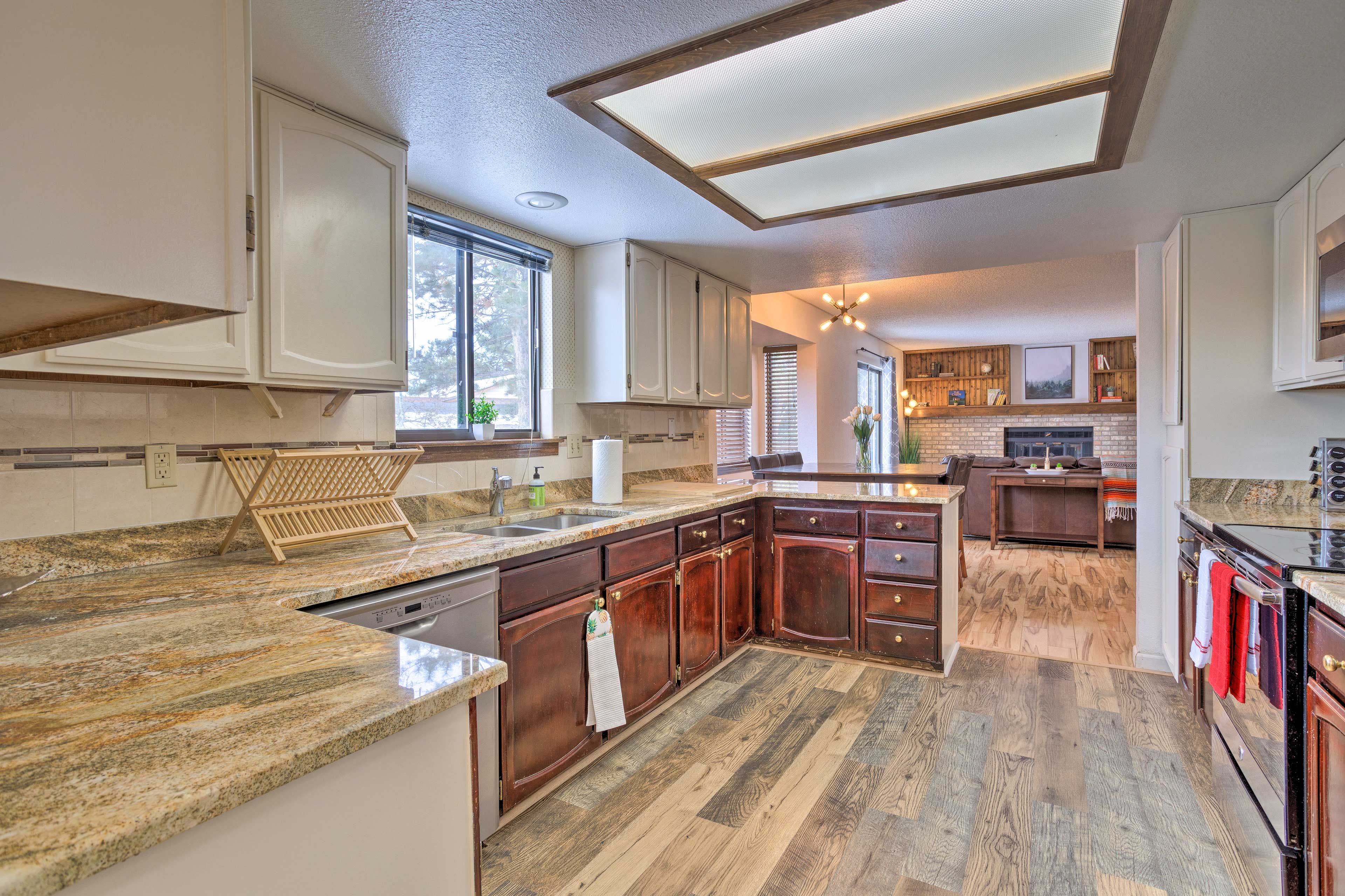 Kitchen | Blender | Crockpot | Toaster | Rice Cooker | Coffee Grinder & Maker