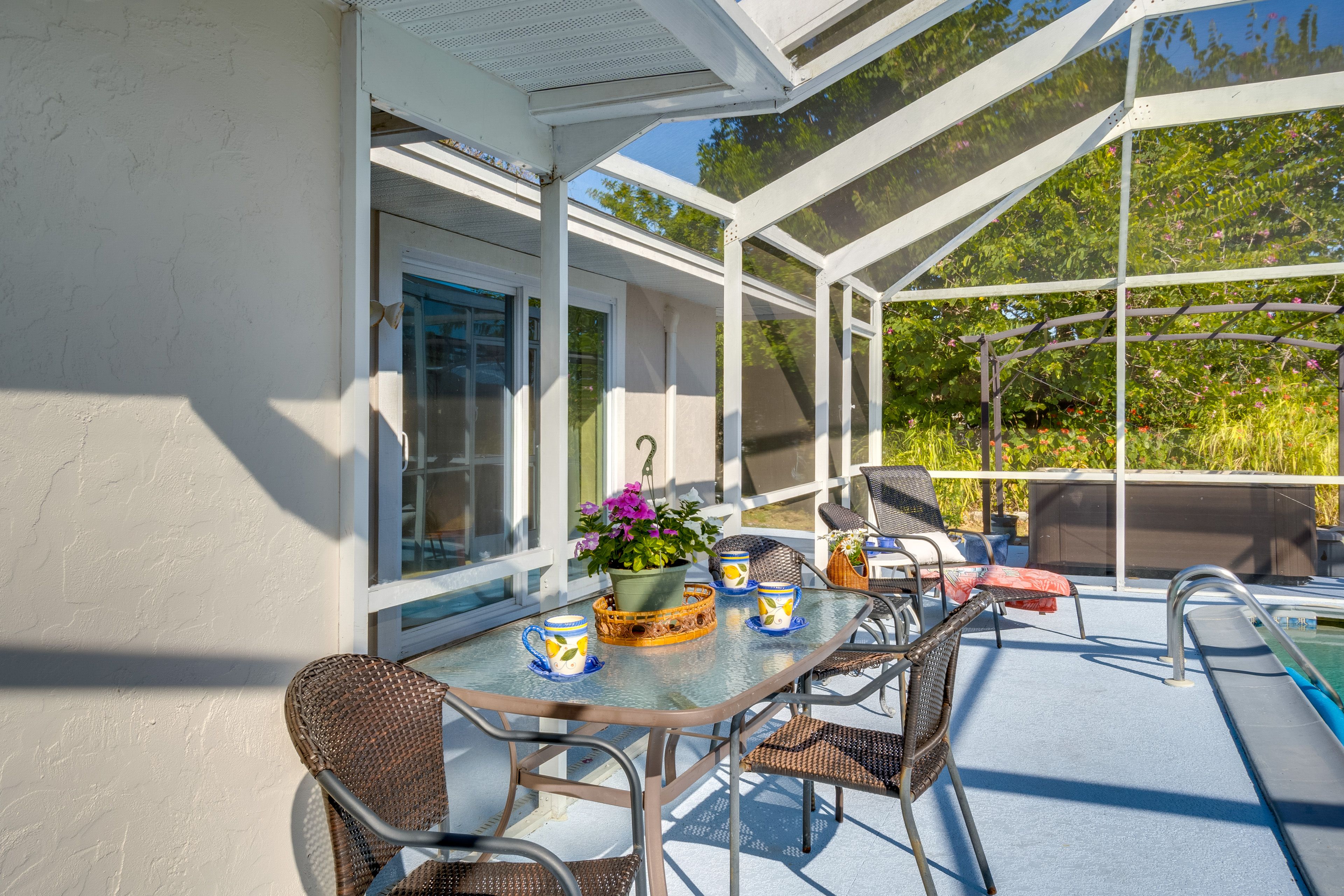 Patio | Outdoor Dining Area