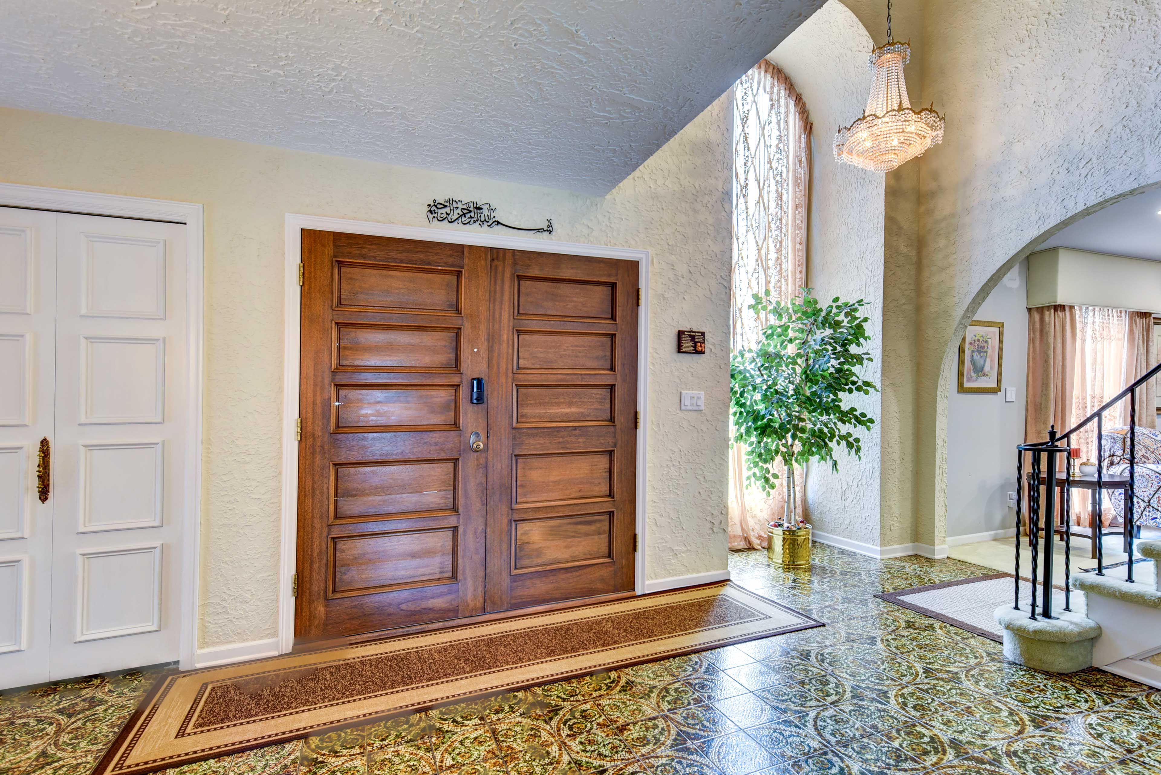 Entryway | Keyless Entry | Central A/C