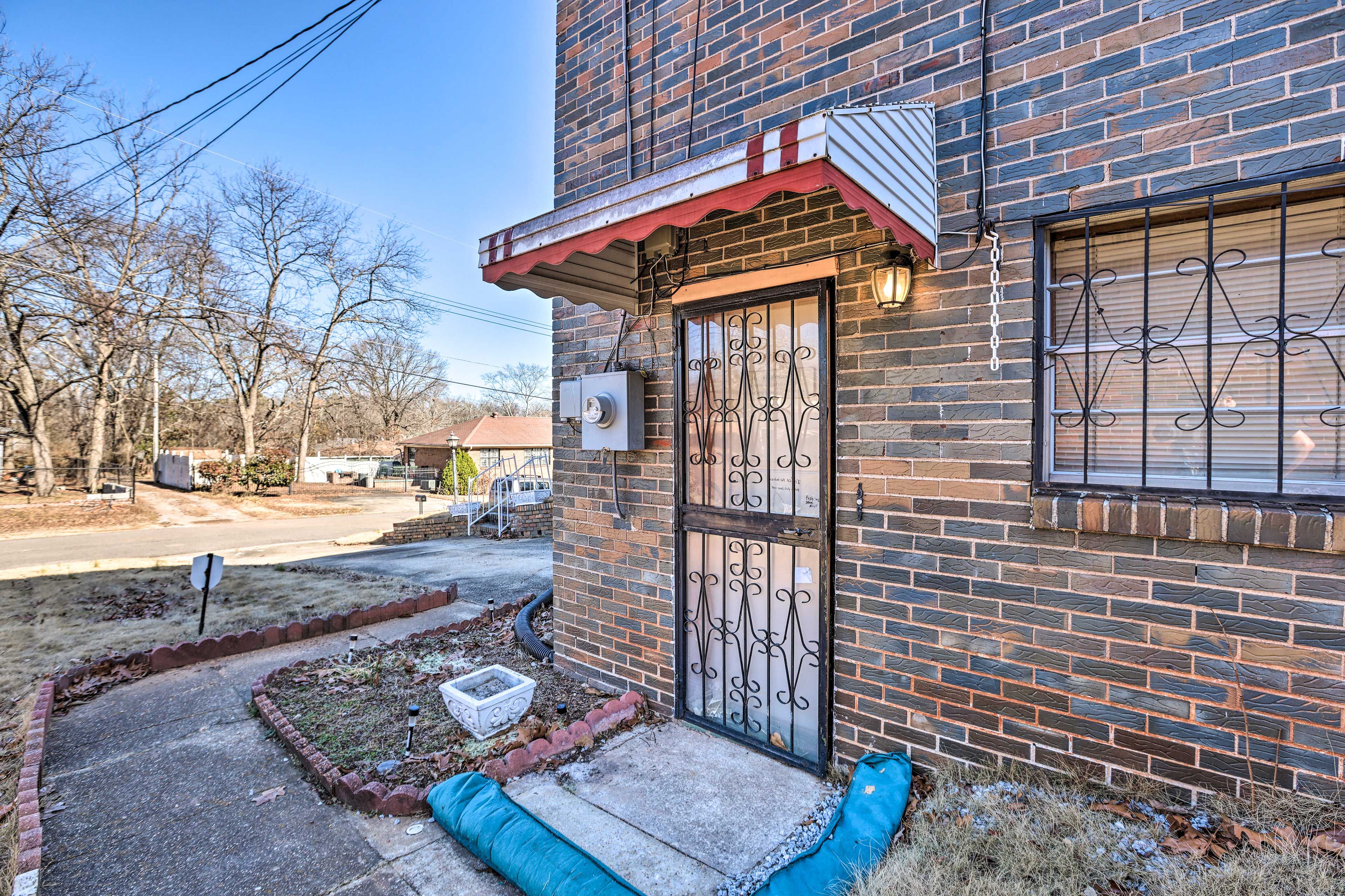 Apartment Exterior | Keyless Entry