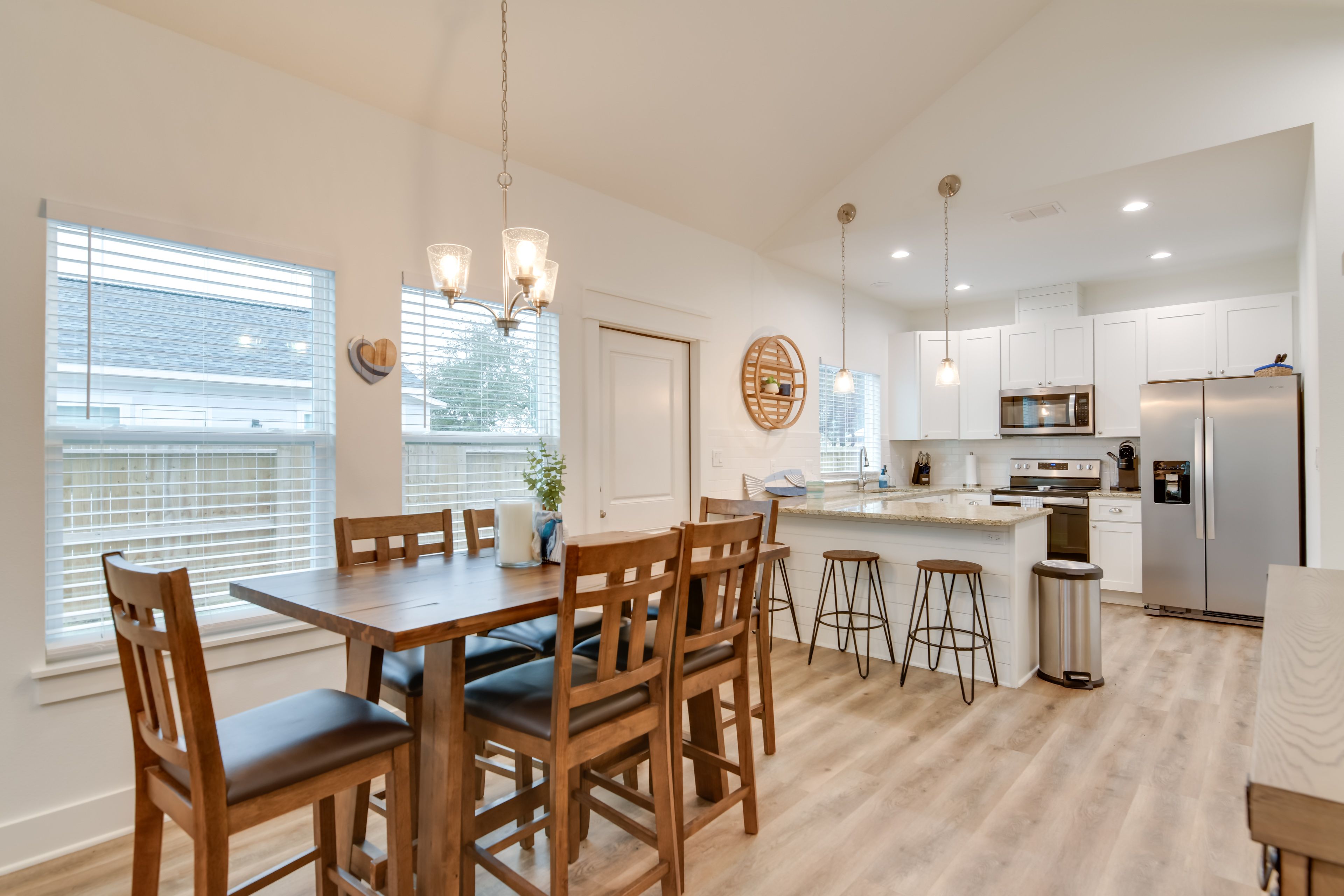 Dining Area | Dining Table | Dishware/Flatware