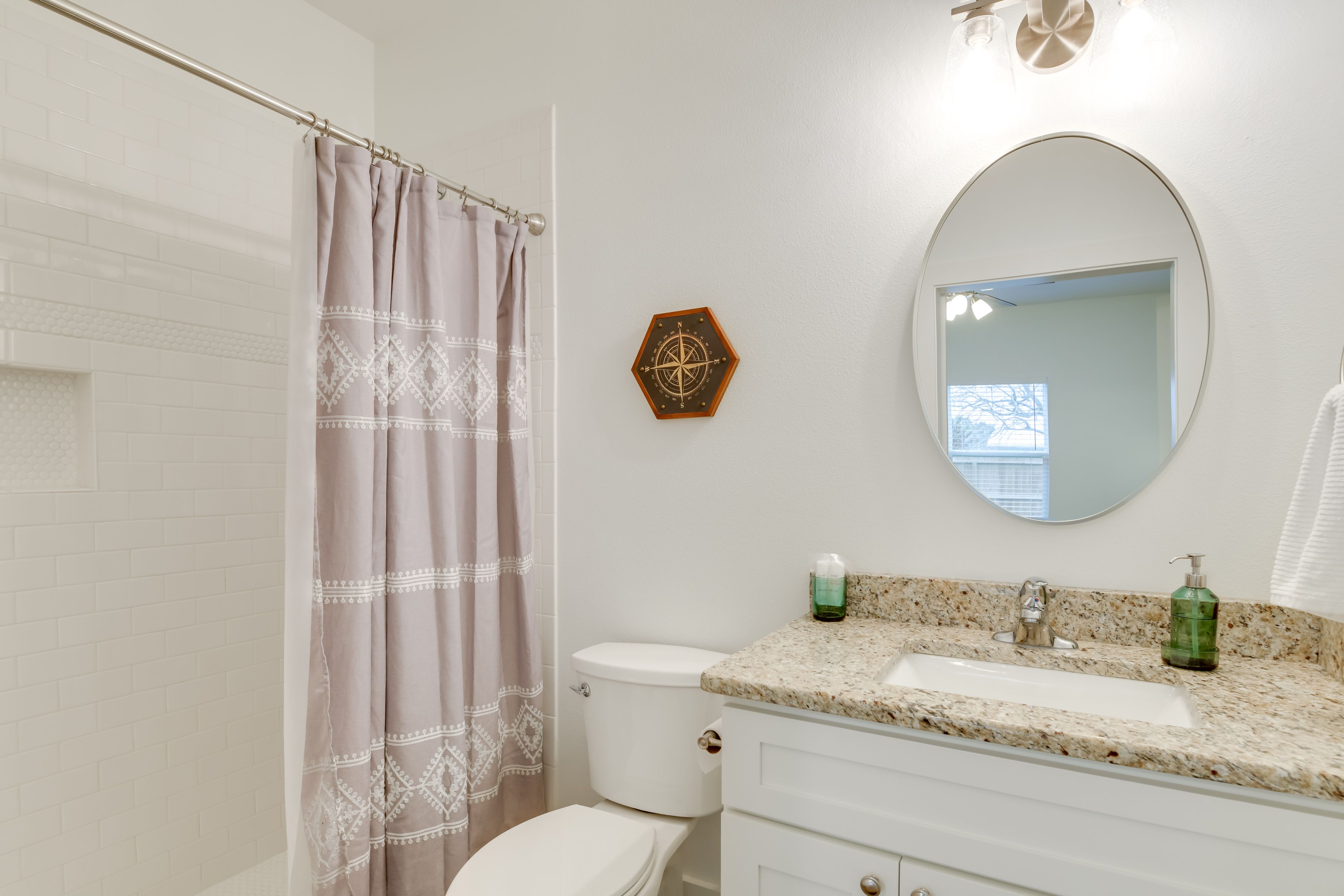 En-Suite Bathroom | Towels Provided | Complimentary Toiletries