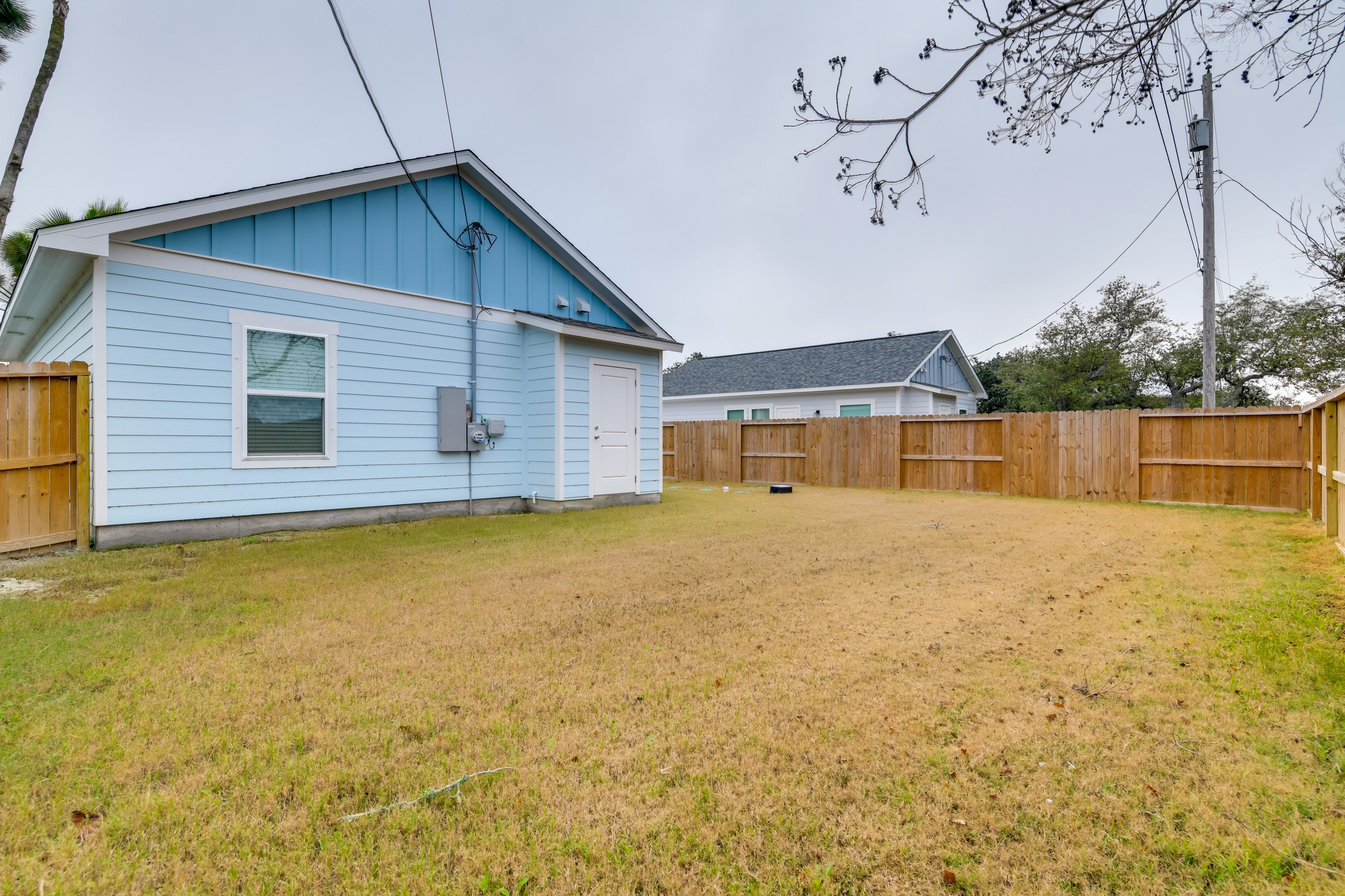 Exterior | Backyard