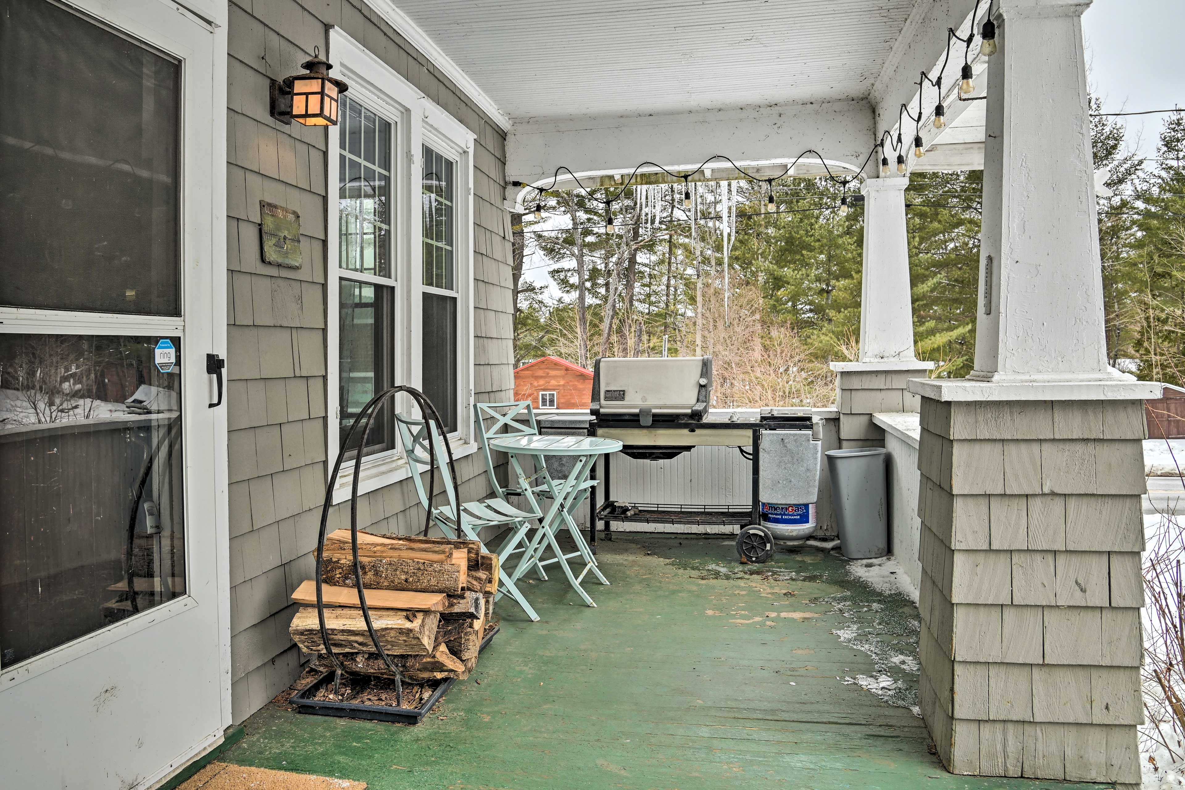 Front Porch | Dining Area | Grill