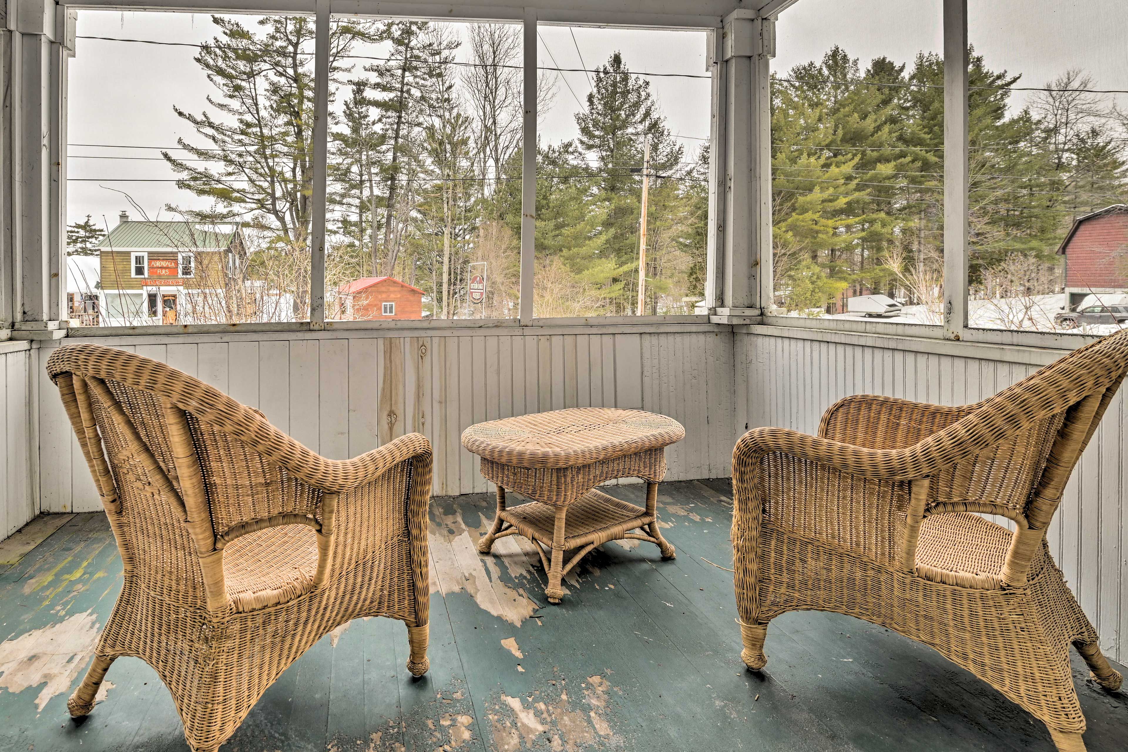 Screened-In Patio
