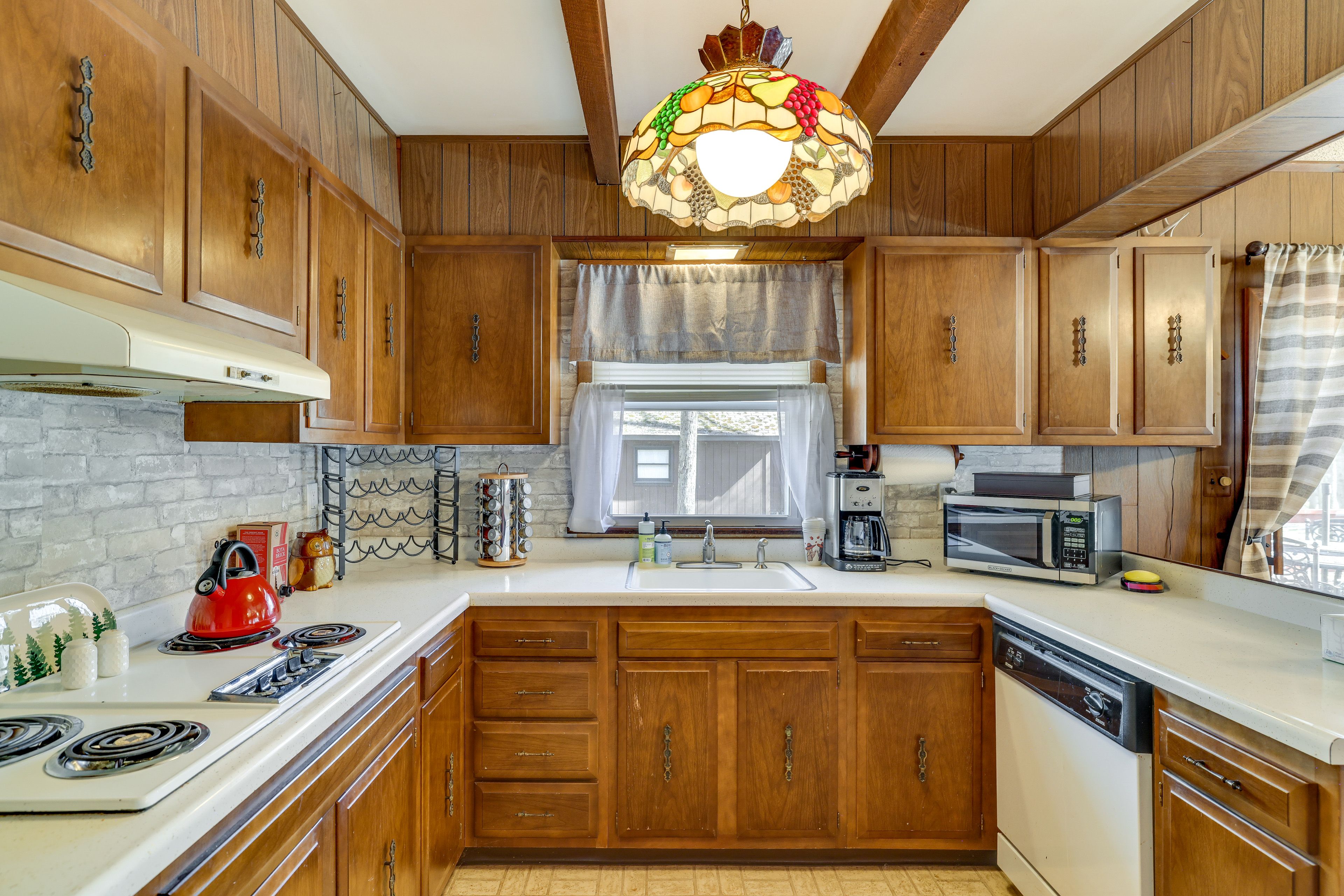 Kitchen | Equipped w/ Cooking Essentials