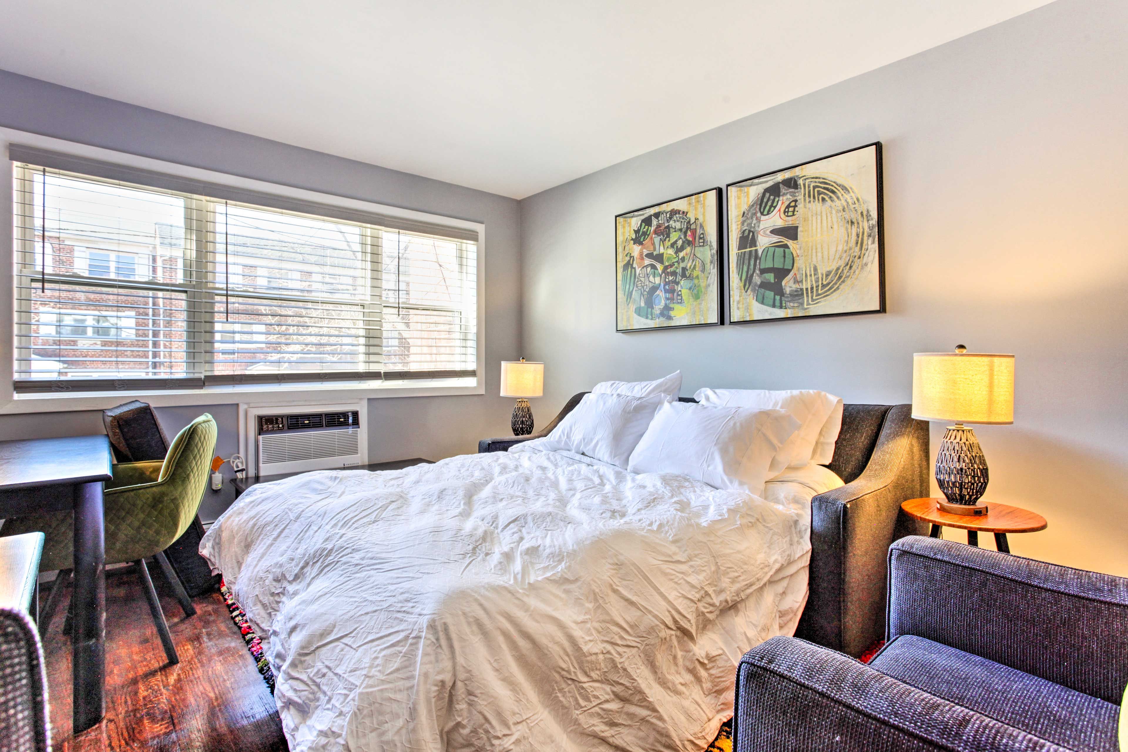 Living Room | Queen Sleeper Sofa