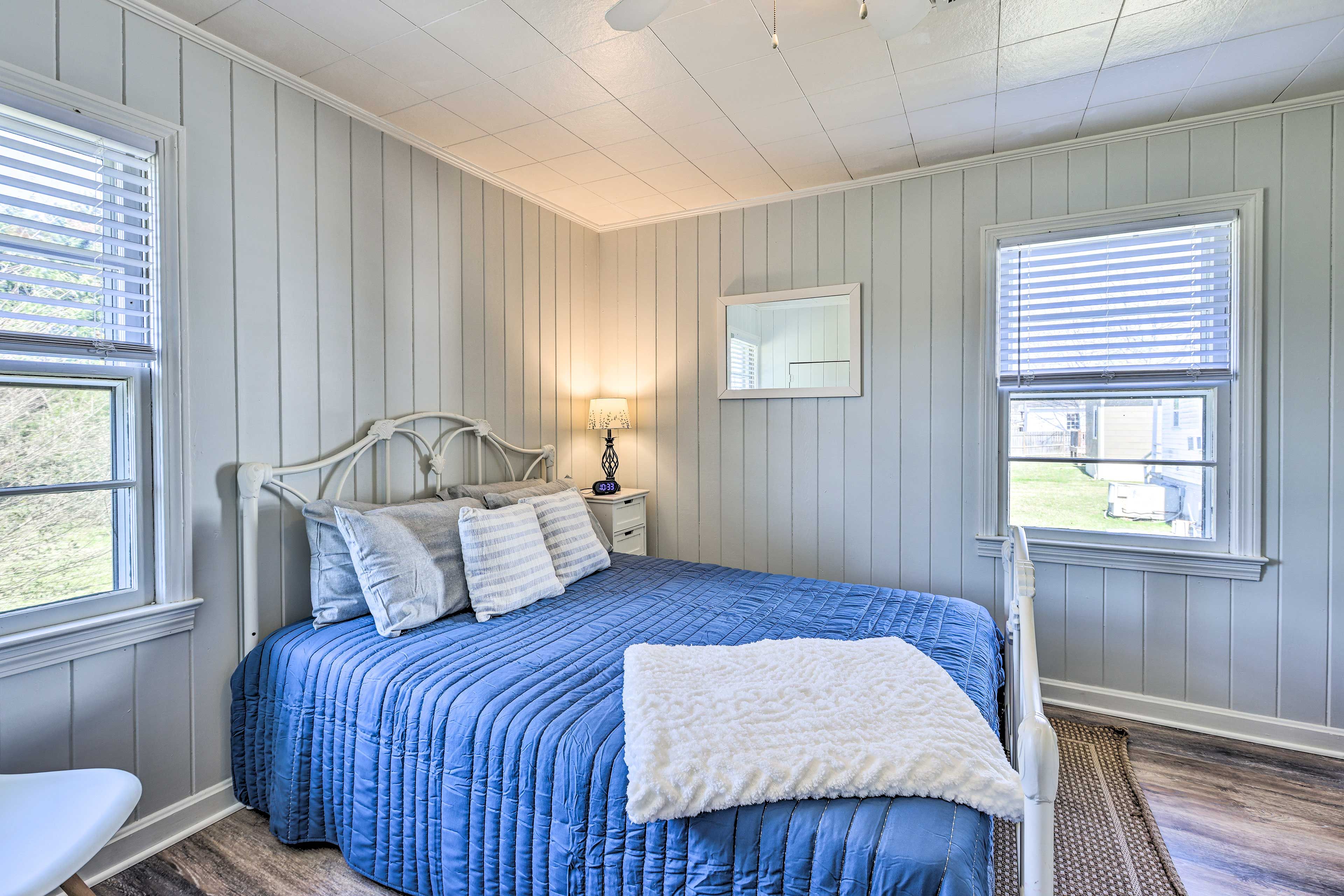 Bedroom 2 | Queen Bed | Linens Provided | Smart TV