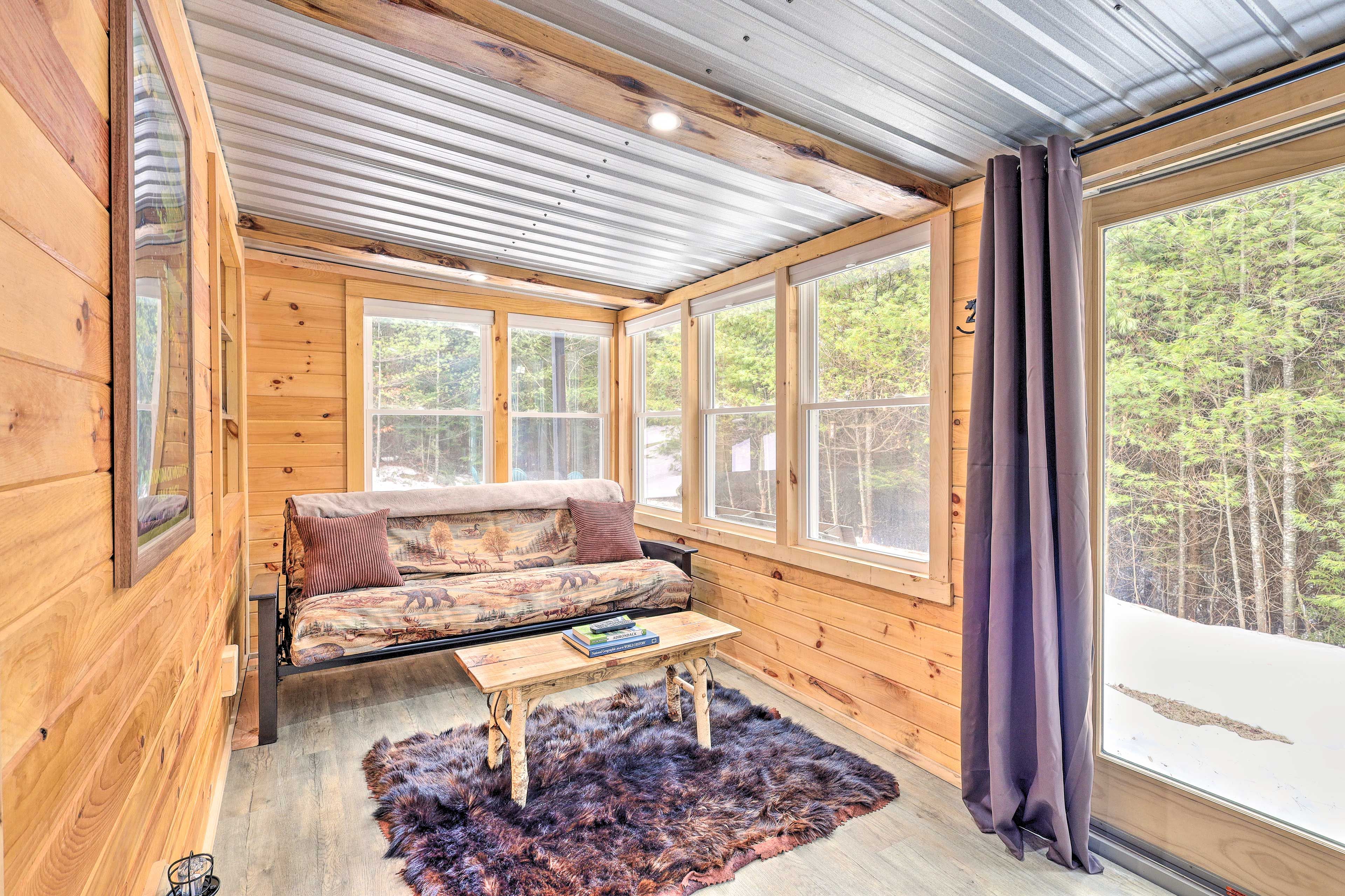 Sunroom | Full Futon | Fireplace