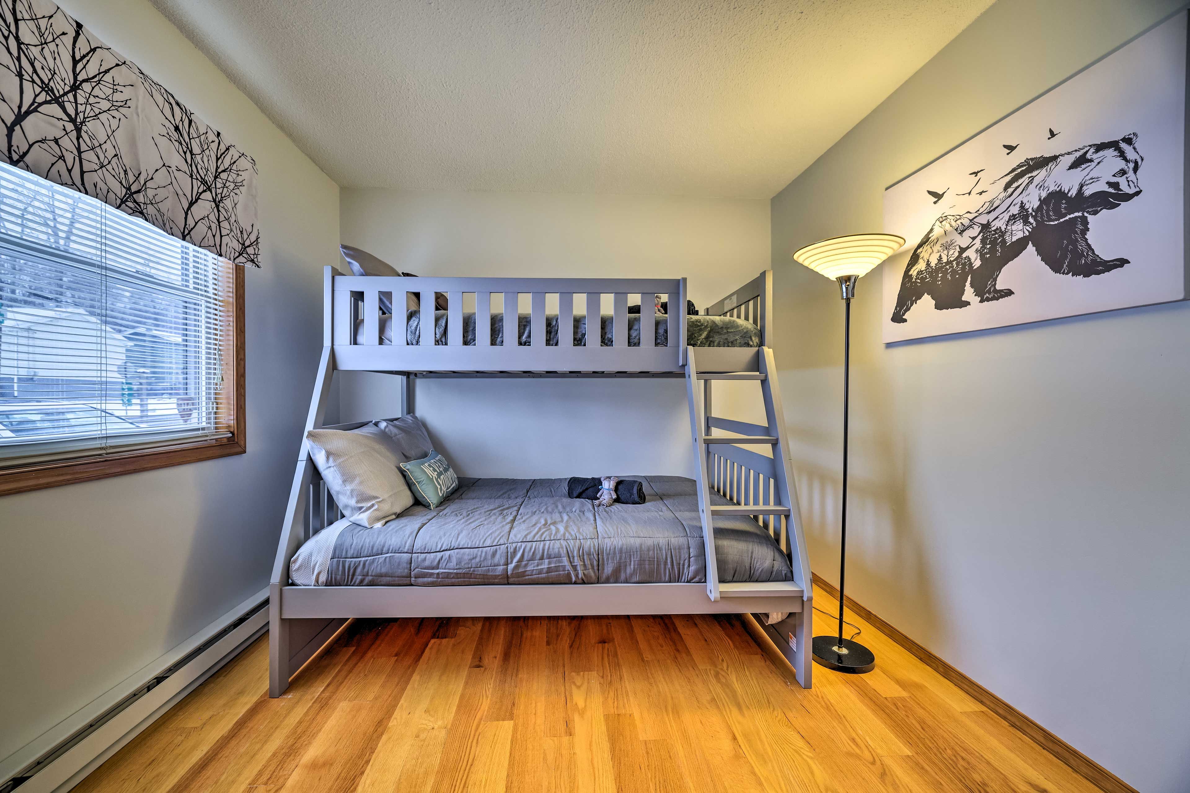 Bedroom 2 | 1st Level | Twin/Full Bunk Bed