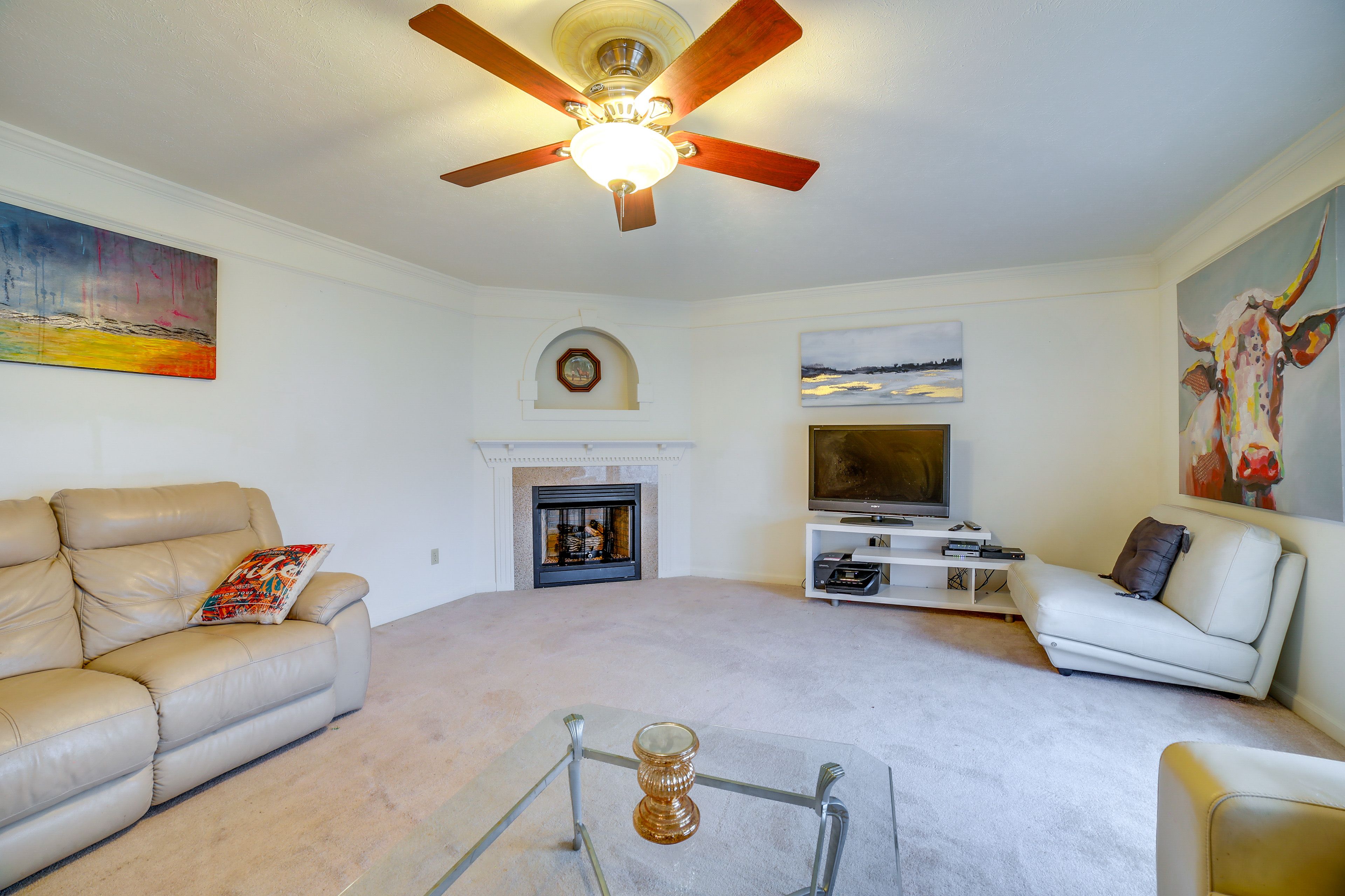 Living Area | Free WiFi